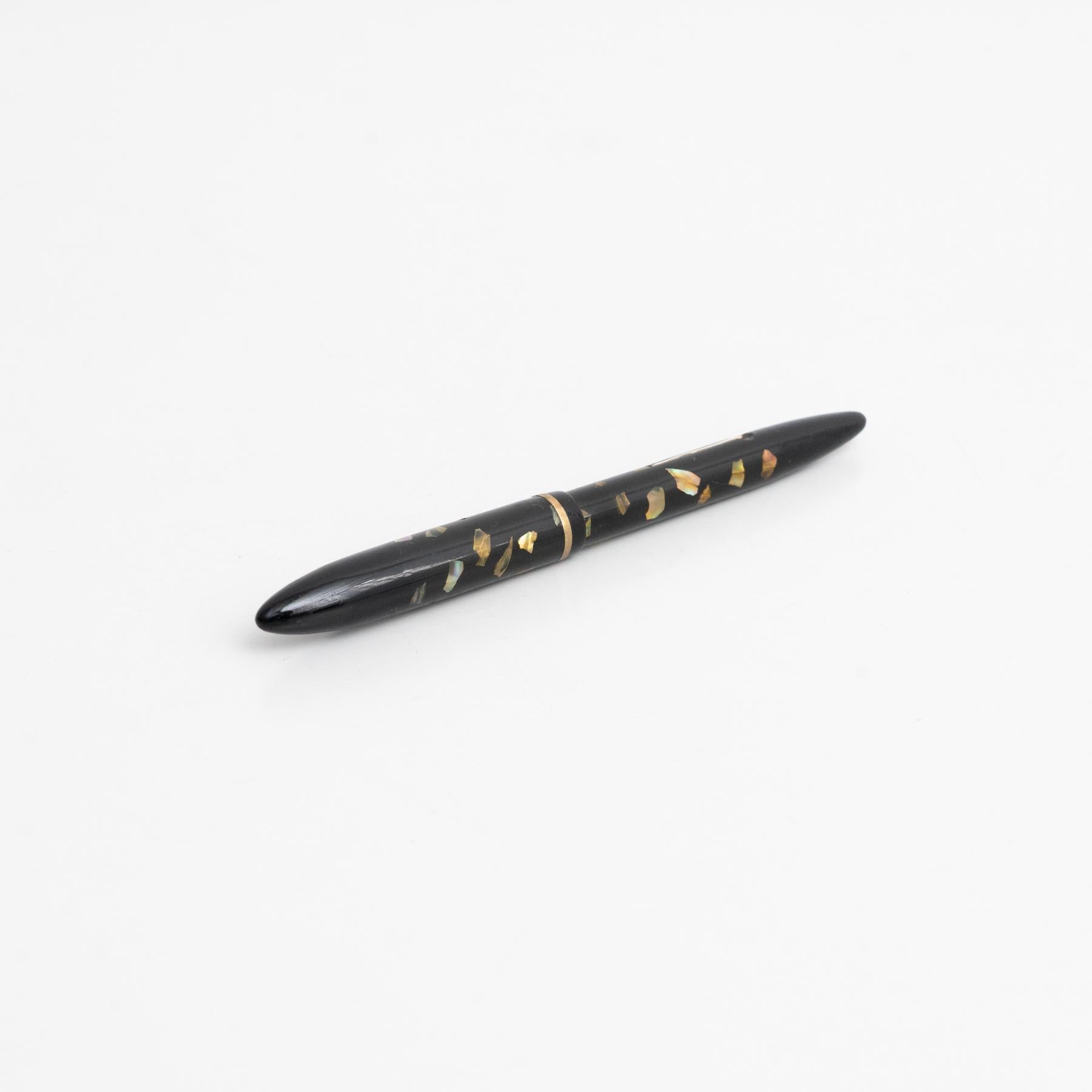 Mid-20th Century Vintage Sheaffer Fountain Pen, circa 1950 For Sale