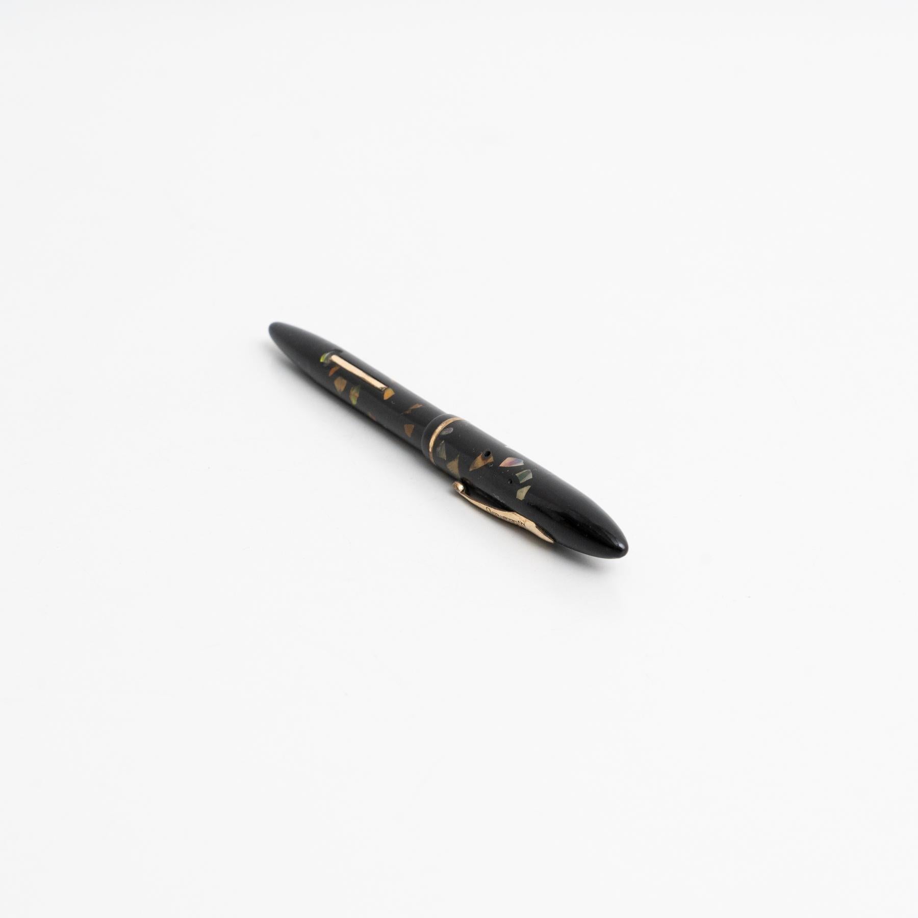 Vintage Sheaffer Fountain Pen, circa 1950 For Sale 1
