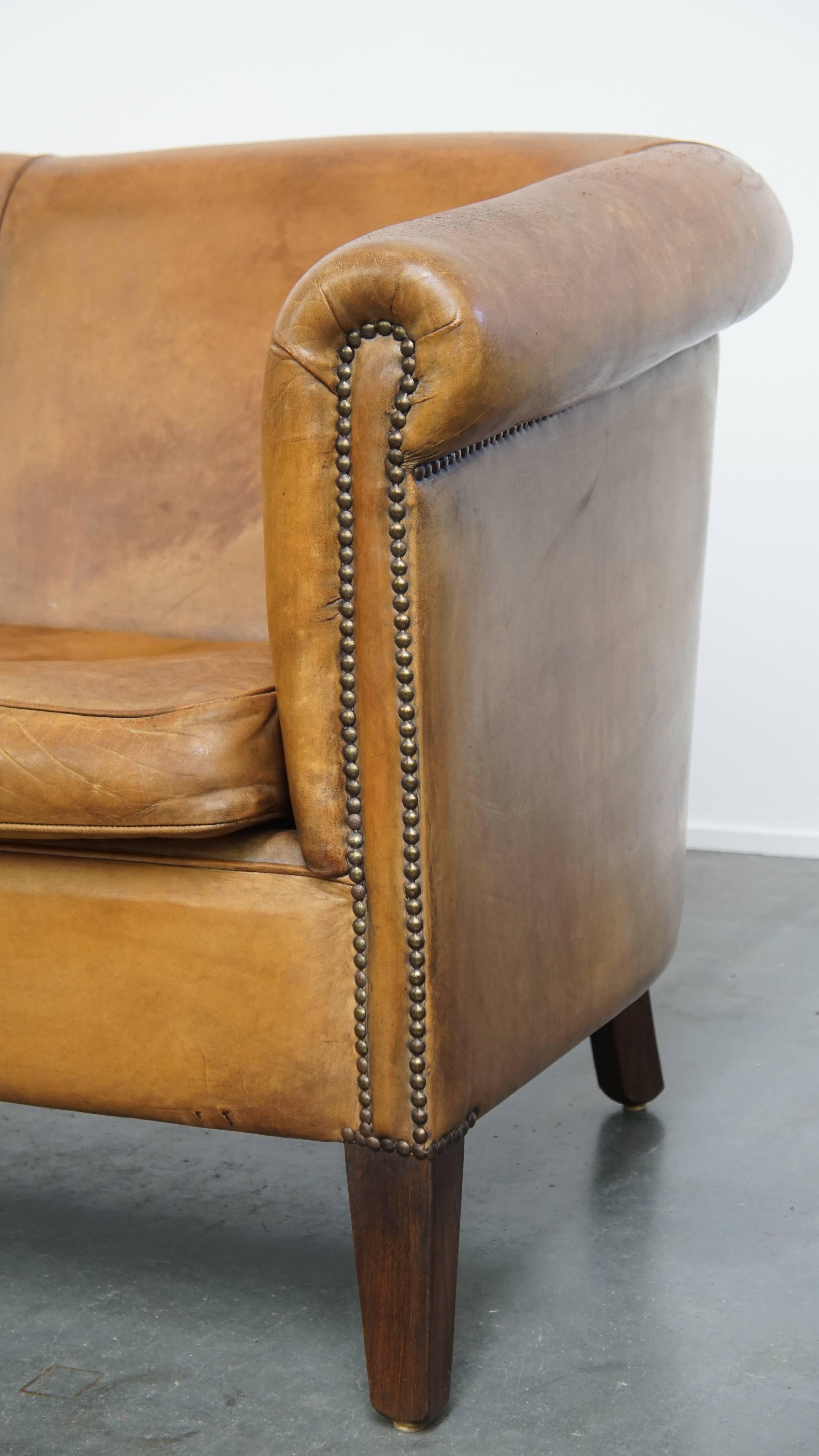 Vintage 2-Sitzer-Sofa aus Schafsleder im englischen Stil im Angebot 2
