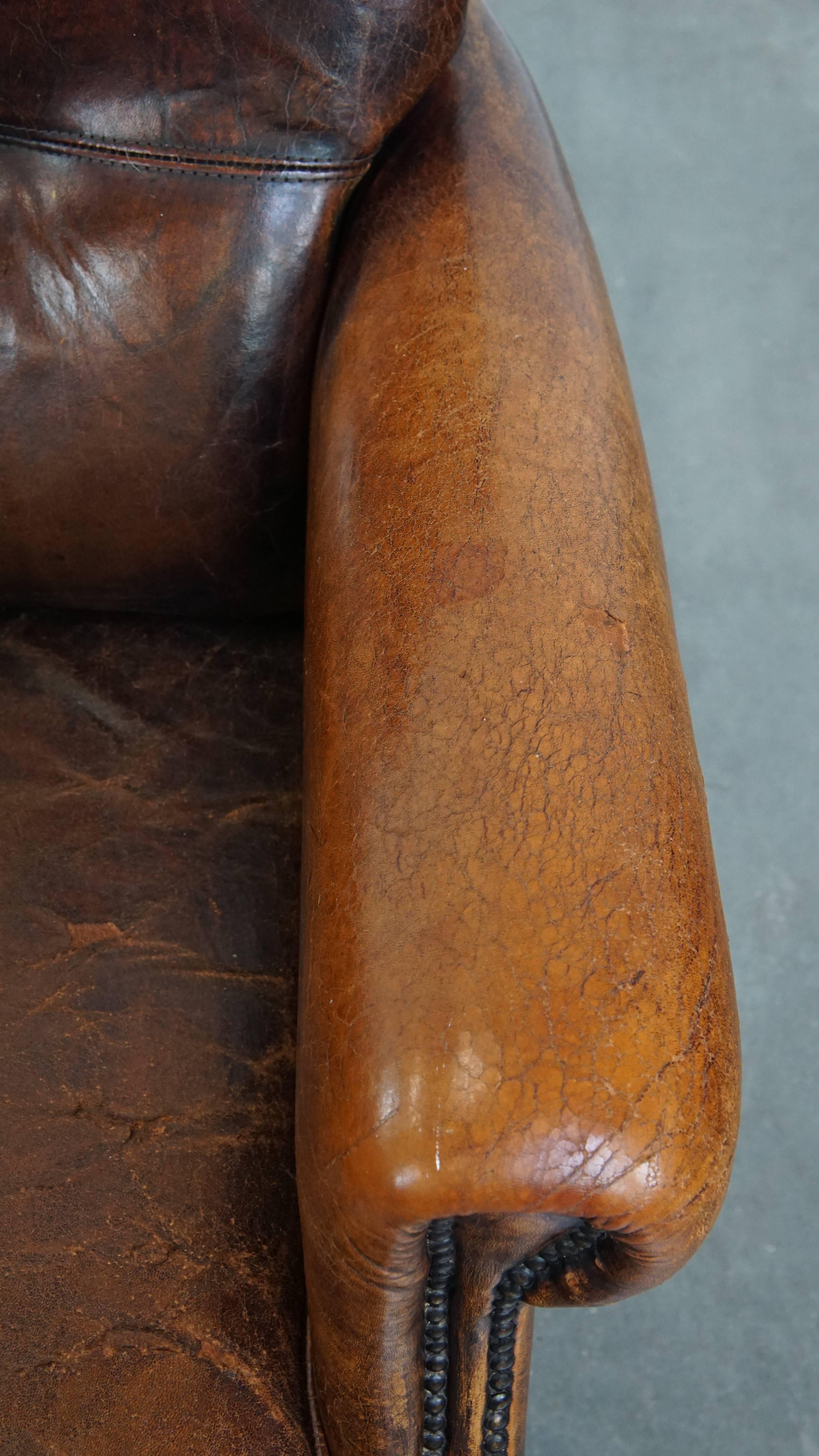 Sillón vintage de piel de oveja con respaldo alto en venta 1