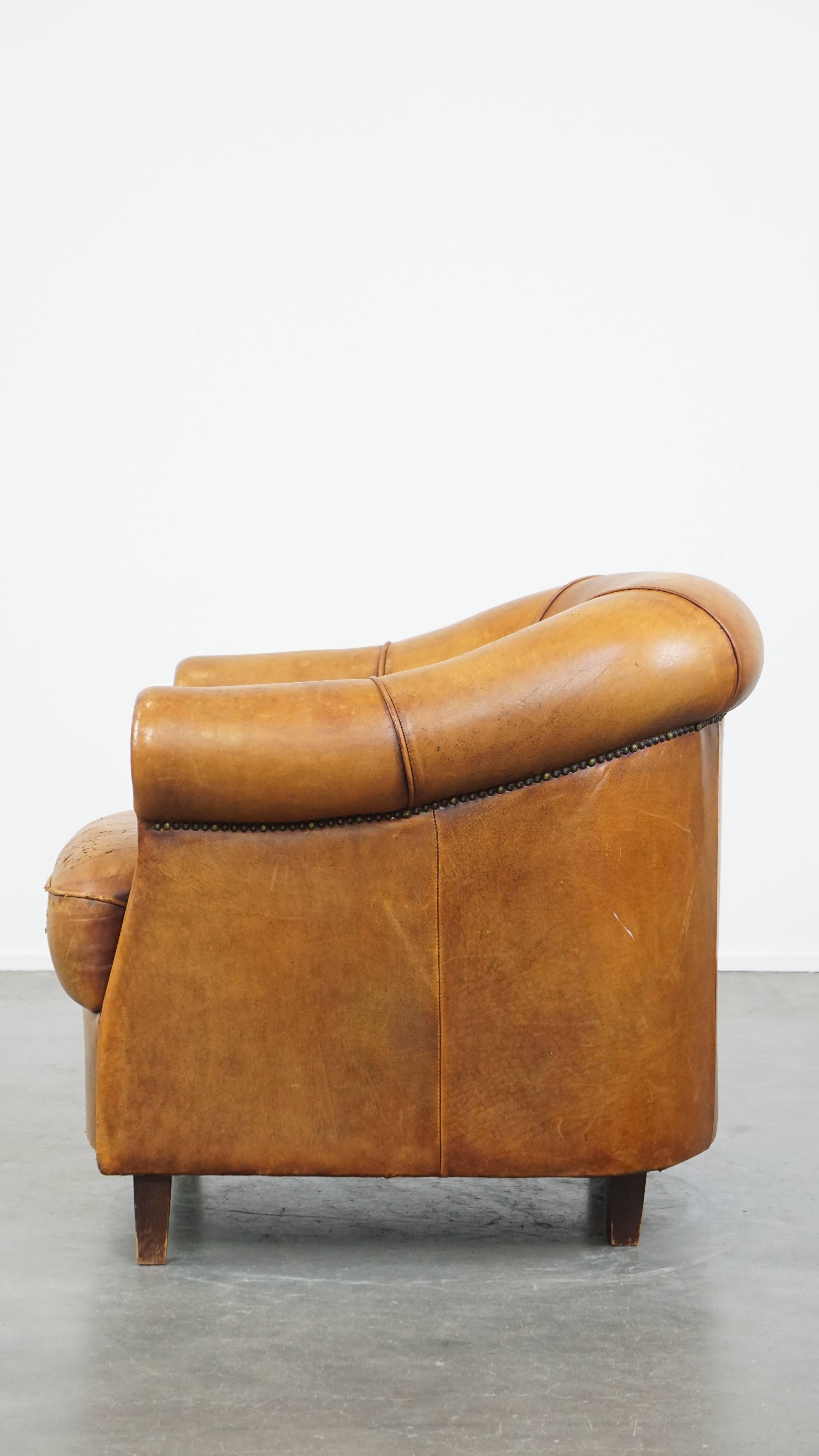 Vintage Sheepskin Leather Club Armchair in a Beautiful Light Cognac Color In Good Condition For Sale In Harderwijk, NL