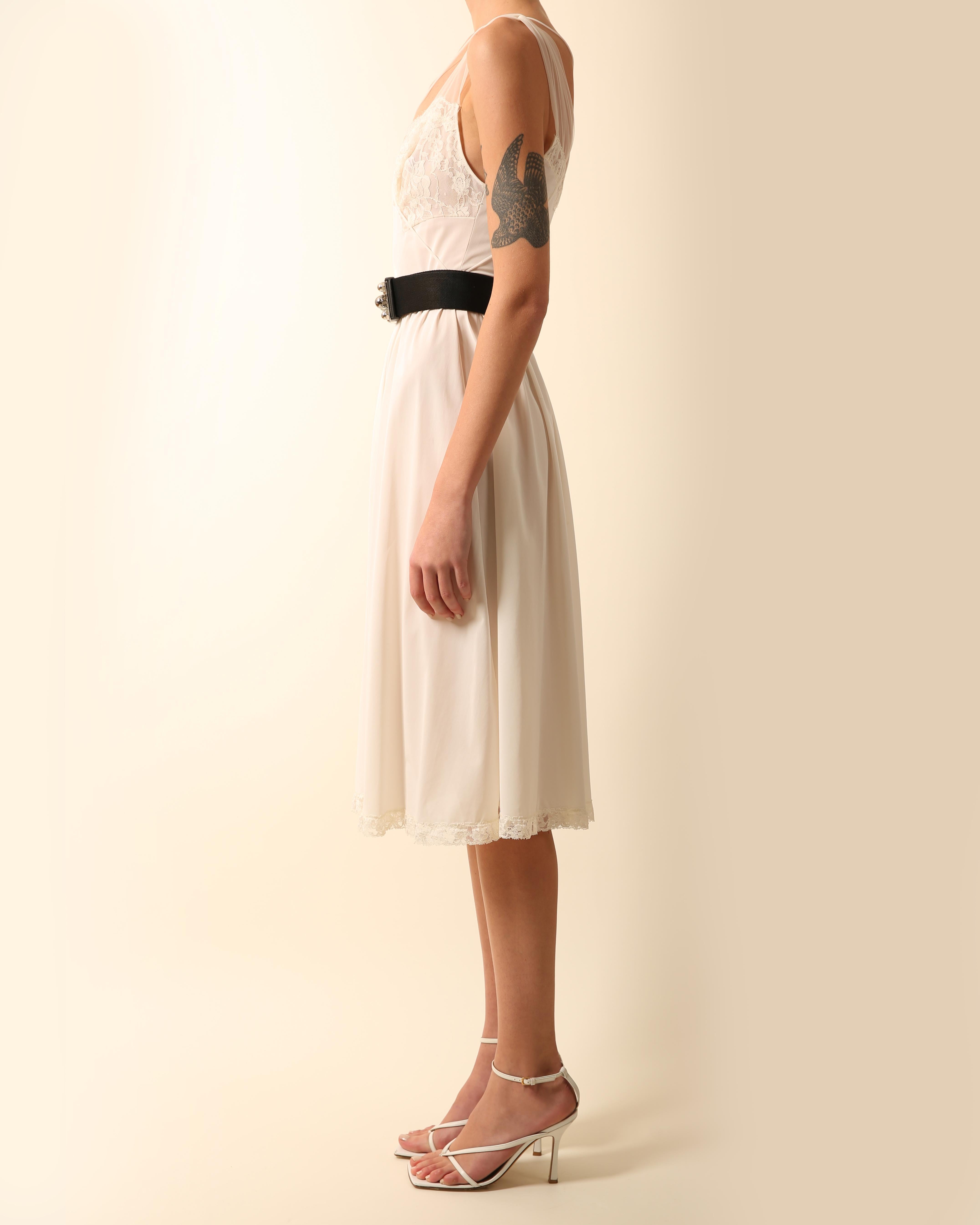 Elfenbeinweißes, durchsichtiges Midi-Nachtkleid aus Spitze im Hochzeitsstil mit Slip- Gewänder im Angebot 3