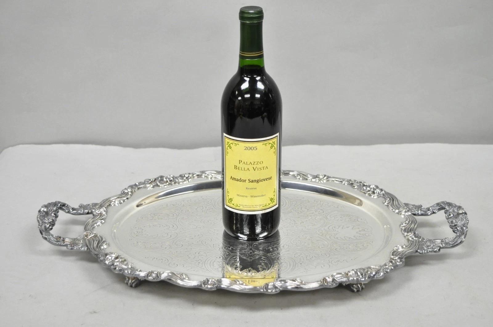 Bandeja de bar ovalada con patas y asas de la época victoriana inglesa de Sheffield. Mediados del siglo XX. Medidas: 2