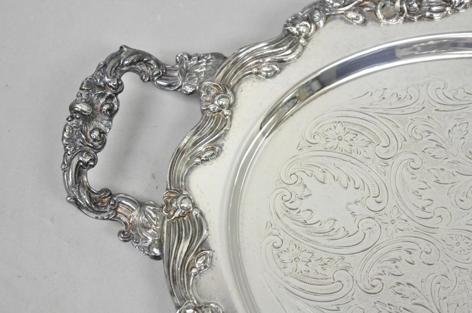 Bandeja ovalada de bar con patas chapada en plata inglesa victoriana de Sheffield con asas Victoriano en venta