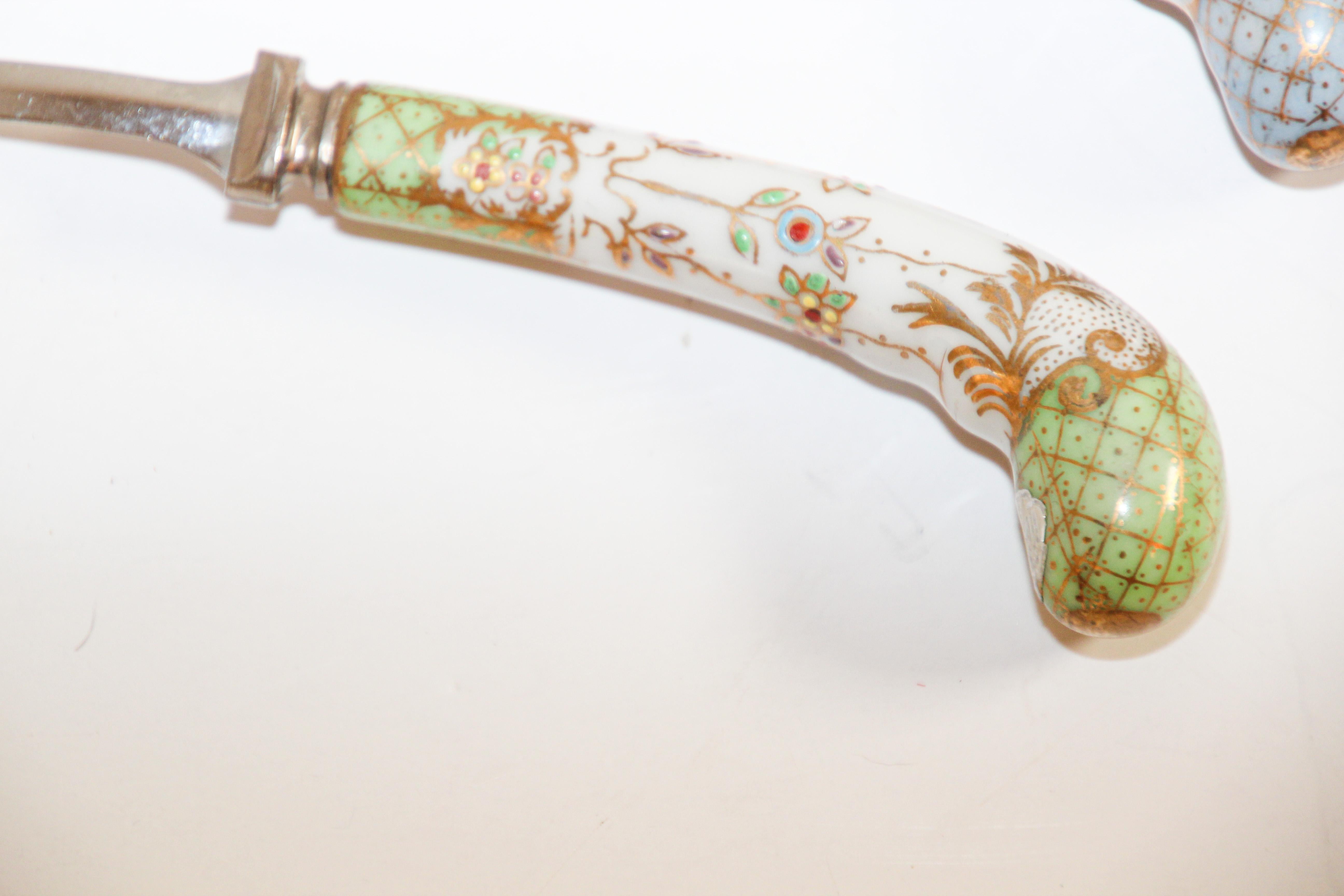 Juego de cuchillo y tenedor de trinchar Sheffield vintage, acero inoxidable, mangos de porcelana rosa Floraine.
Este juego vintage de cuchillo y tenedor para trinchar de Sheffield, realizado en acero inoxidable y mango de porcelana.
Las gordas