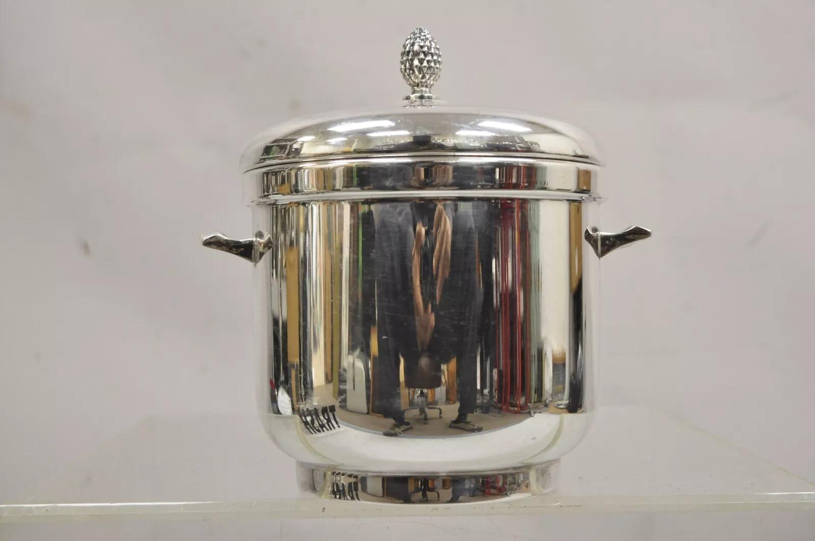 Vintage Sheffield Silver Co. Cubitera moderna de mediados de siglo con tapa plateada e interior forrado de cristal. Mediados del siglo XX. Medidas: 9