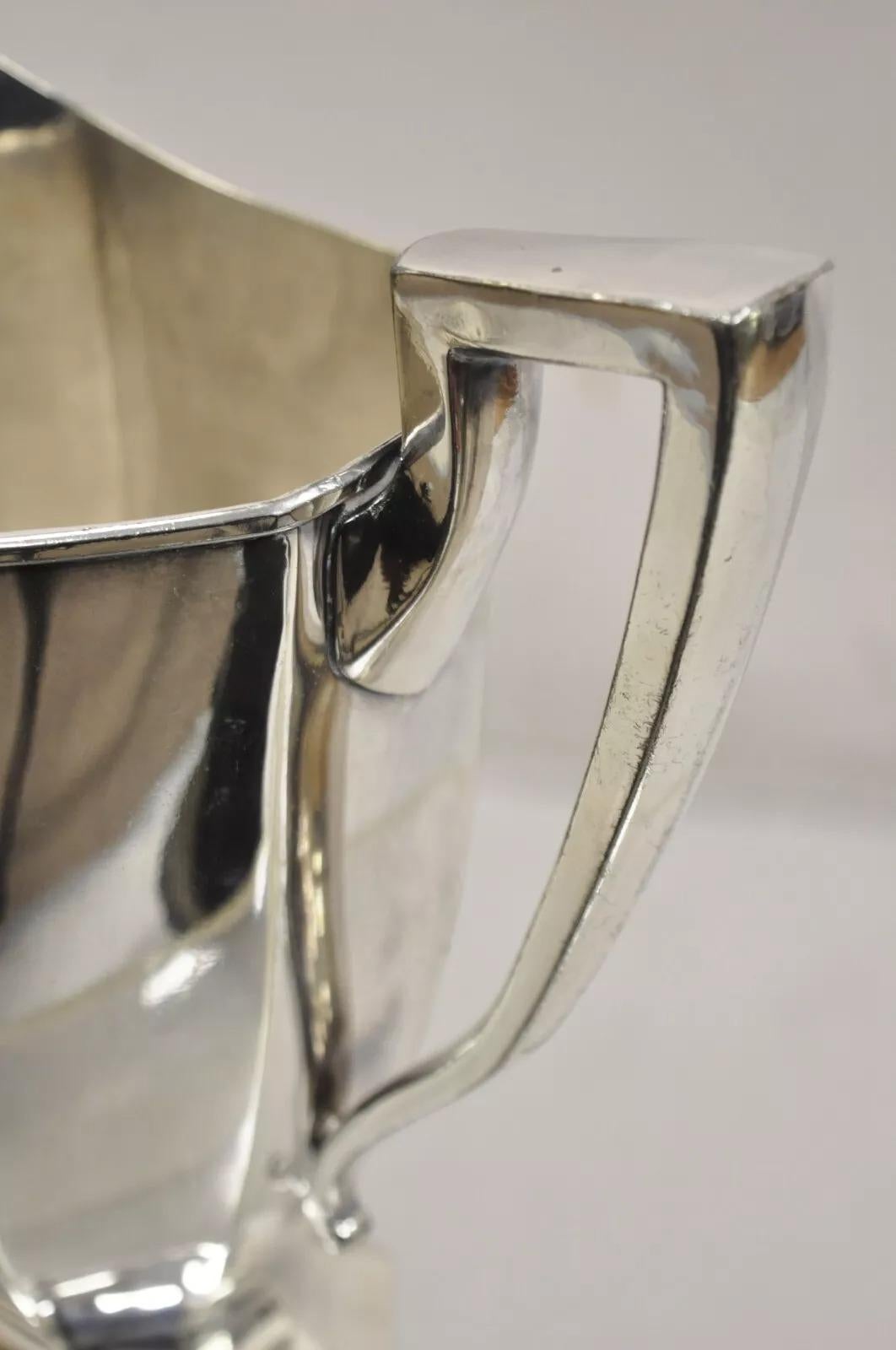 Vintage Sheffield USA Art Deco Silver Plated Water Pitcher en Bueno estado para la venta en Philadelphia, PA