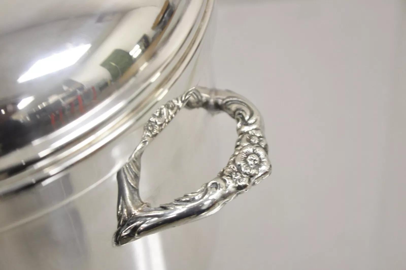 Sconosciuto Secchiello per il ghiaccio a due manici con coperchio, vintage Sheffield Victorian Silver Plated in vendita