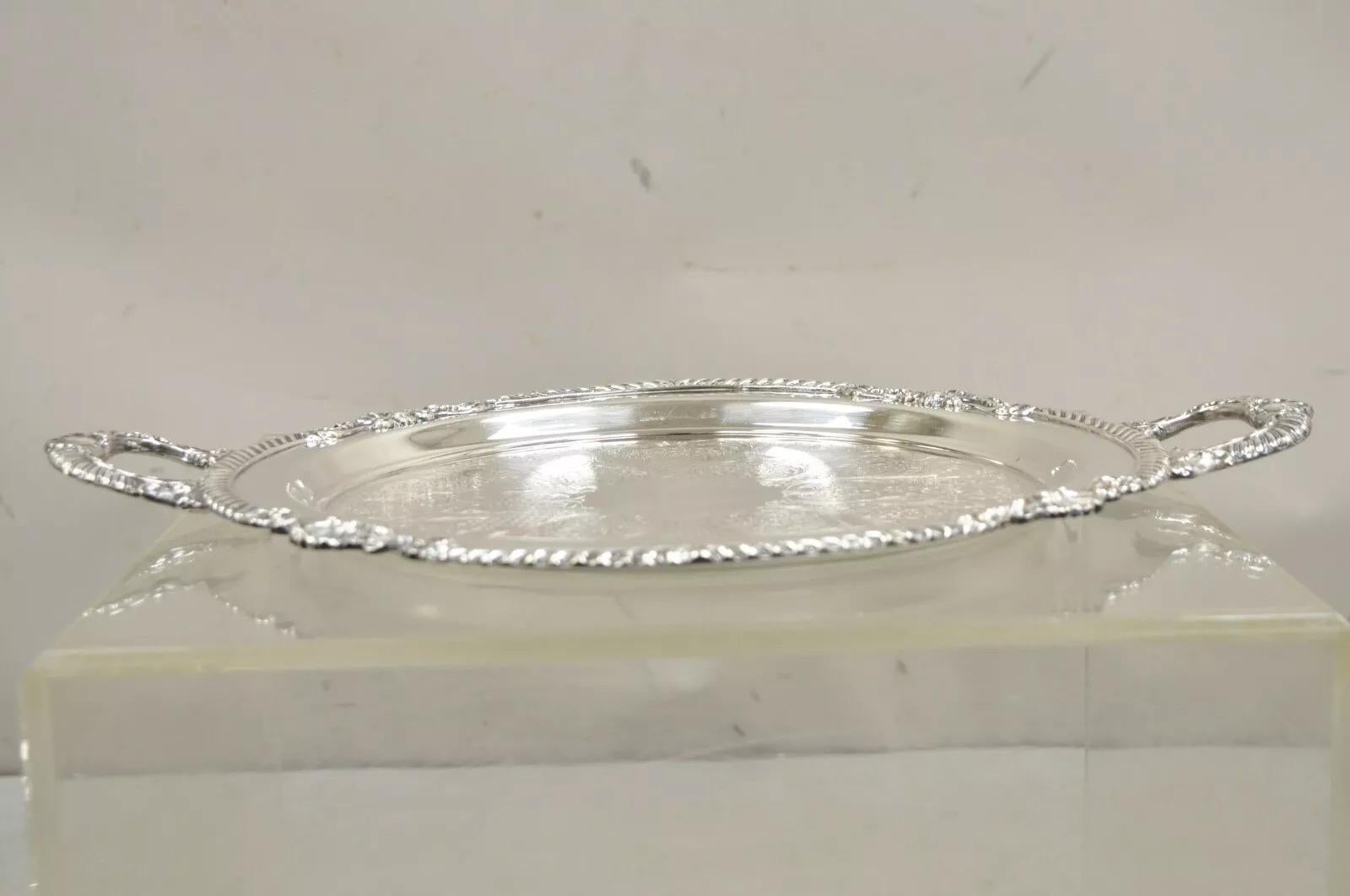 Bandeja redonda con dos asas chapada en plata de estilo victoriano Vintage Sheffield Victoriano en venta