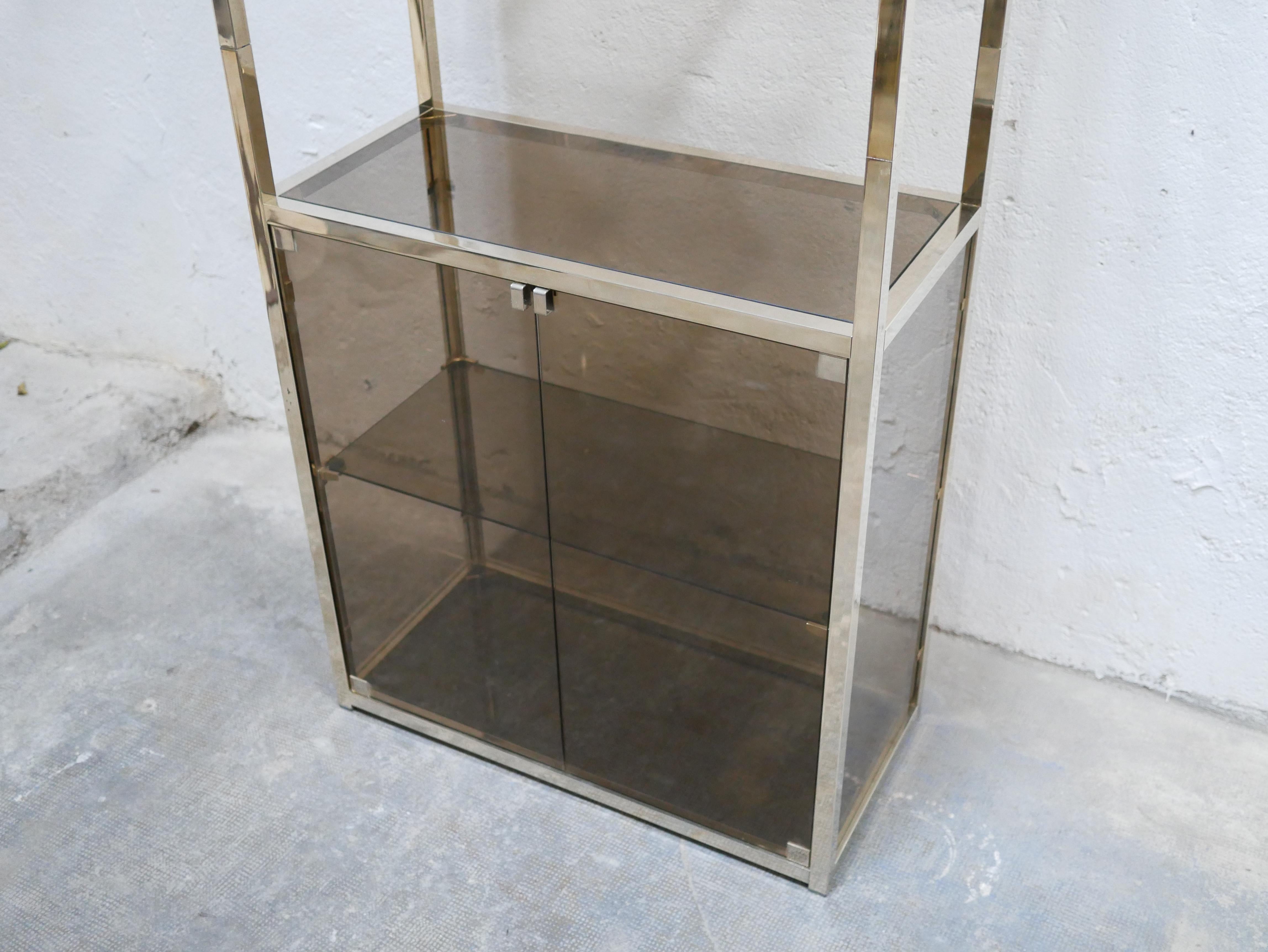 Vintage Shelf Bookcase in Brass and Smoked Glass For Sale 3