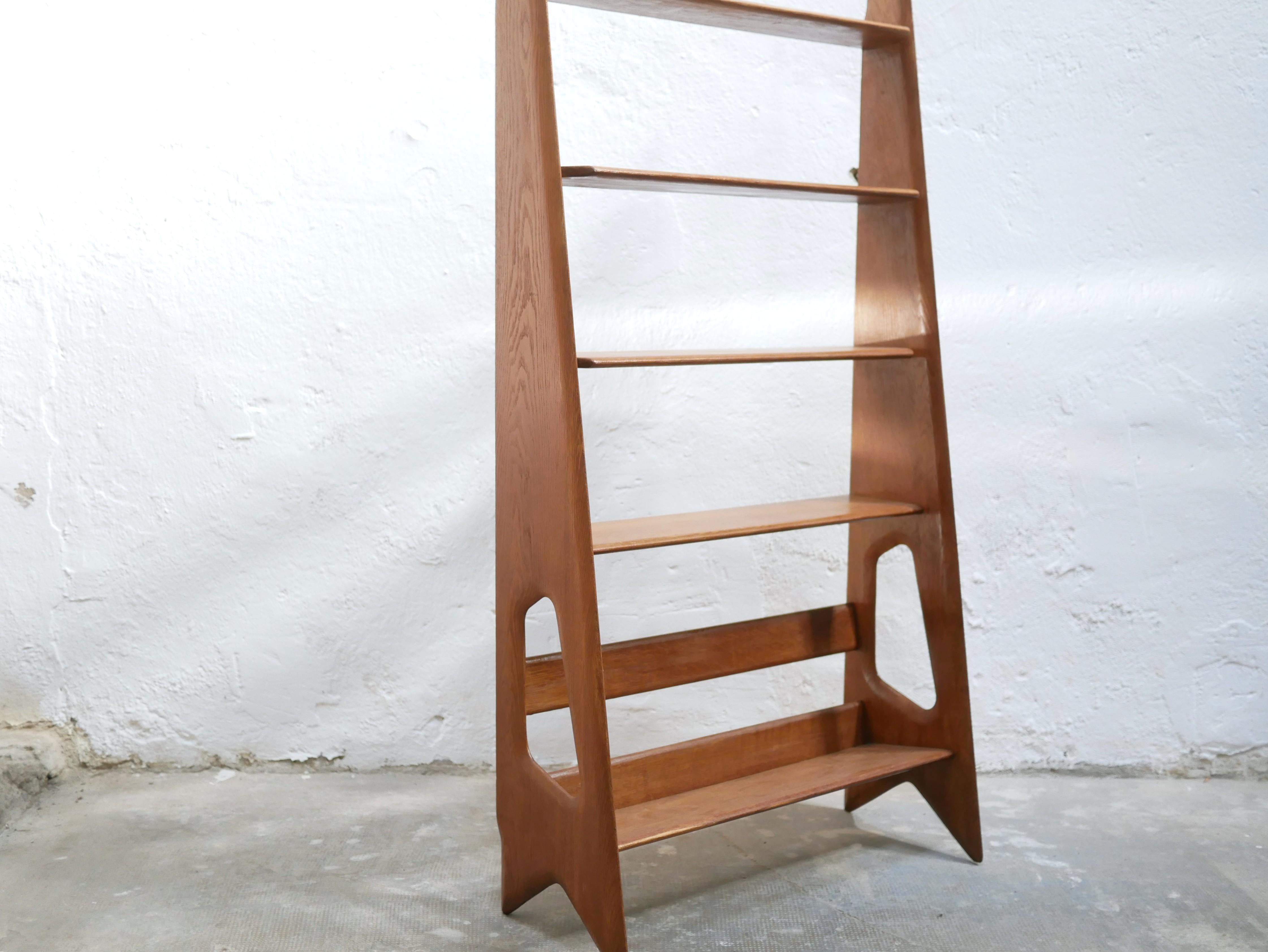 Estantería vintage de Pierre Cruège en venta 9