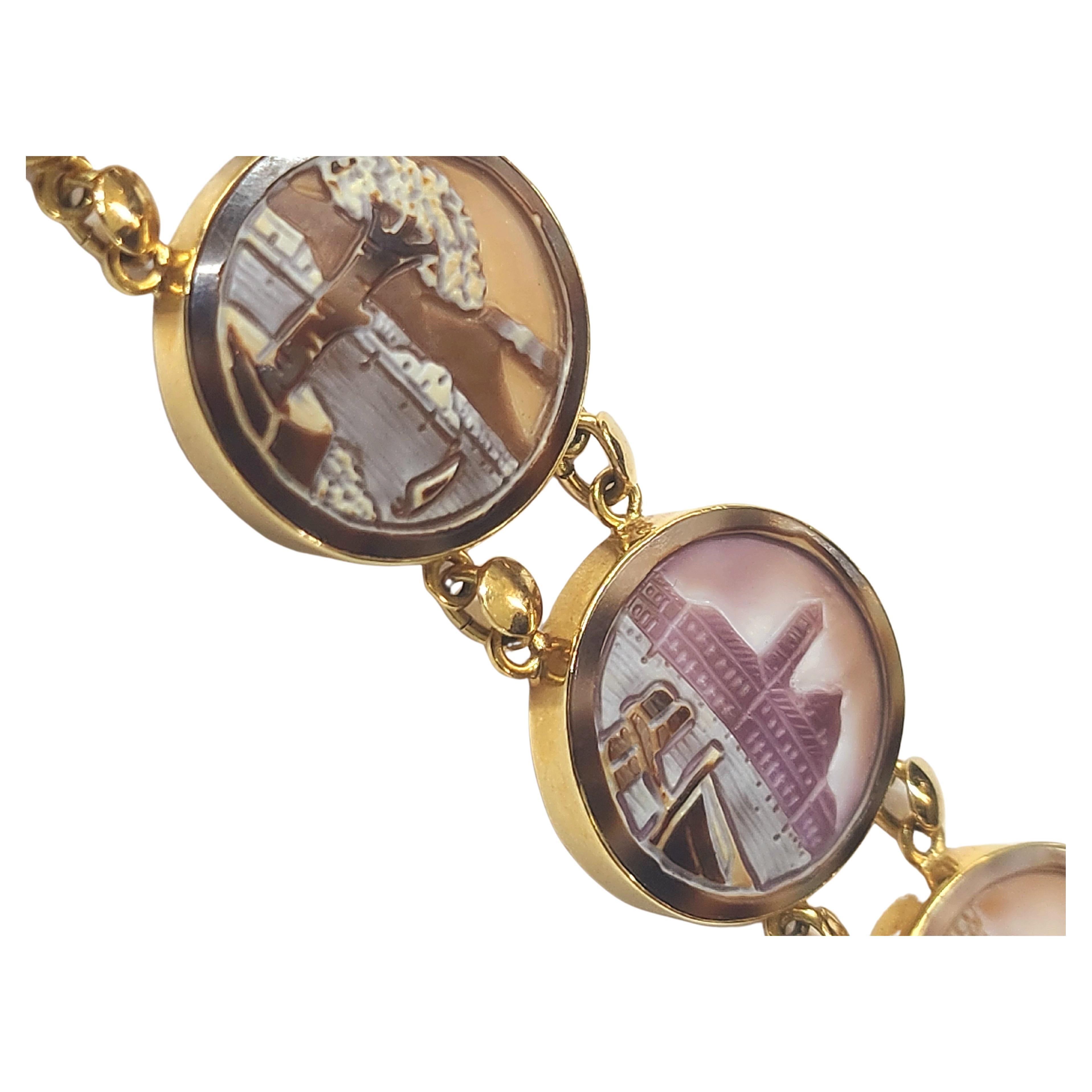 Vintage shell cameo Gold Bracelet In Good Condition For Sale In Cairo, EG