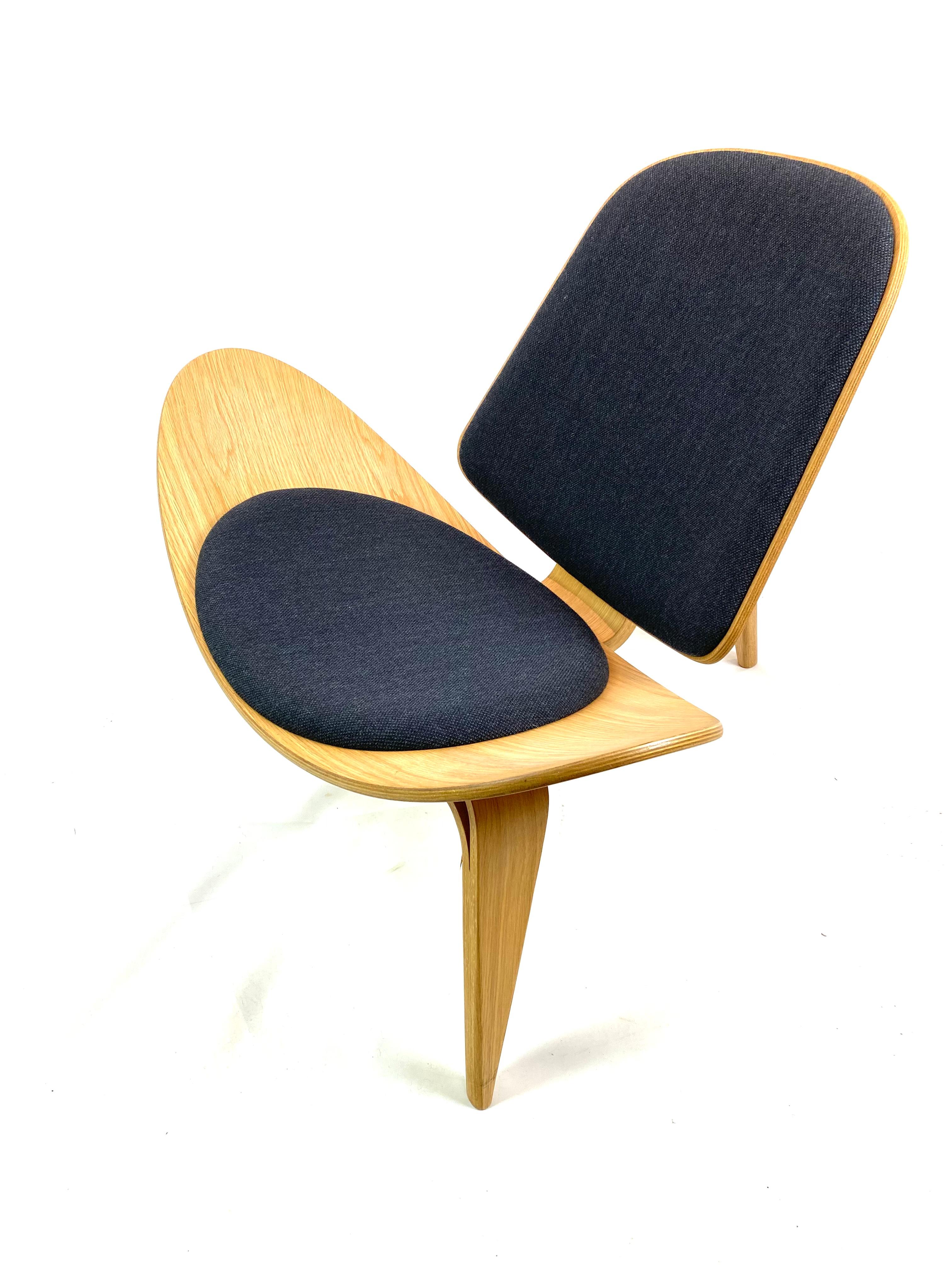 Vintage Shell Chair by Hans J. Wegner, Designed in 1963 In Excellent Condition In Lejre, DK