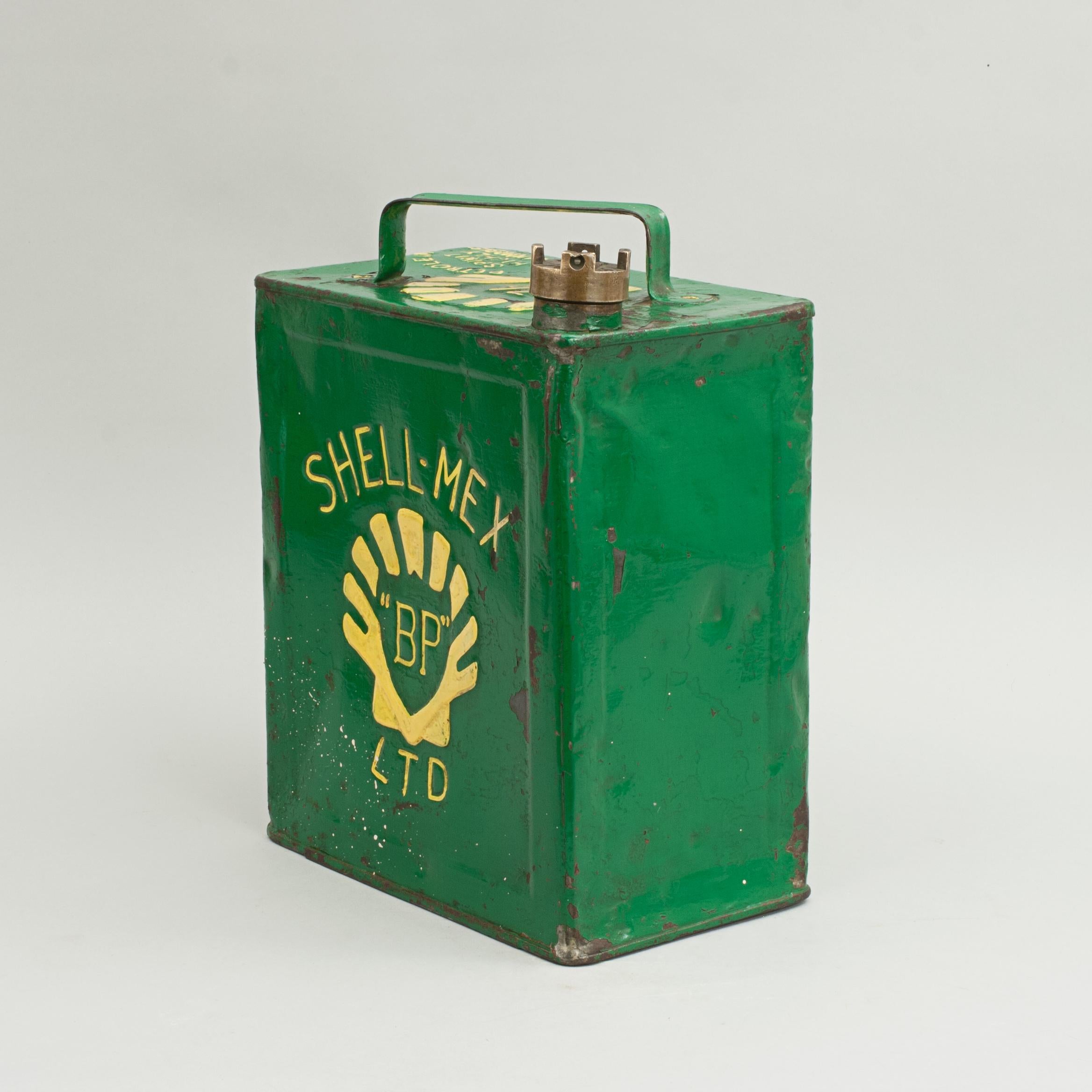 Vintage Shell-Mex Fuel Can, Tin Petrol Can In Good Condition In Oxfordshire, GB