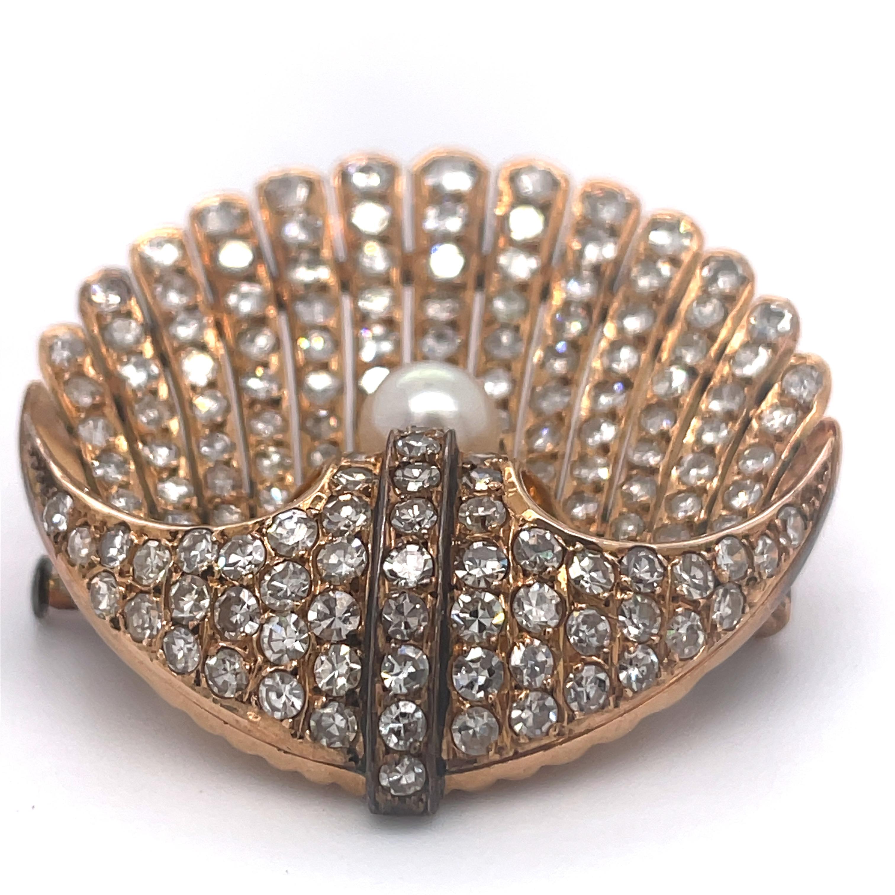 Vintage Shell Shape Brooch- 3.5ct Diamonds & White Pearl & 14k Rose Gold Brooch For Sale 4