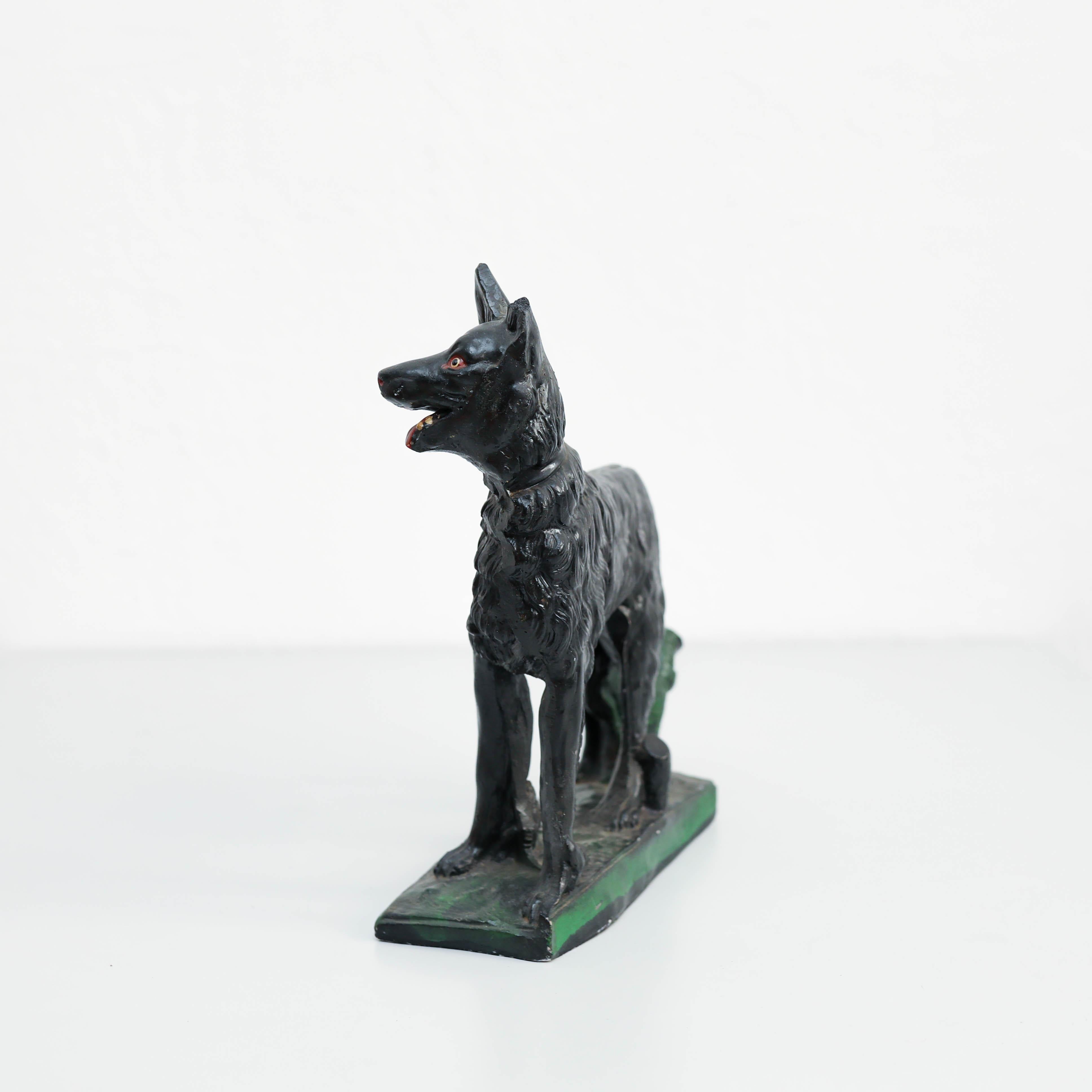 Moderne Figurine de chien de berger vintage : Charmant et rustique, circa 1980 en vente