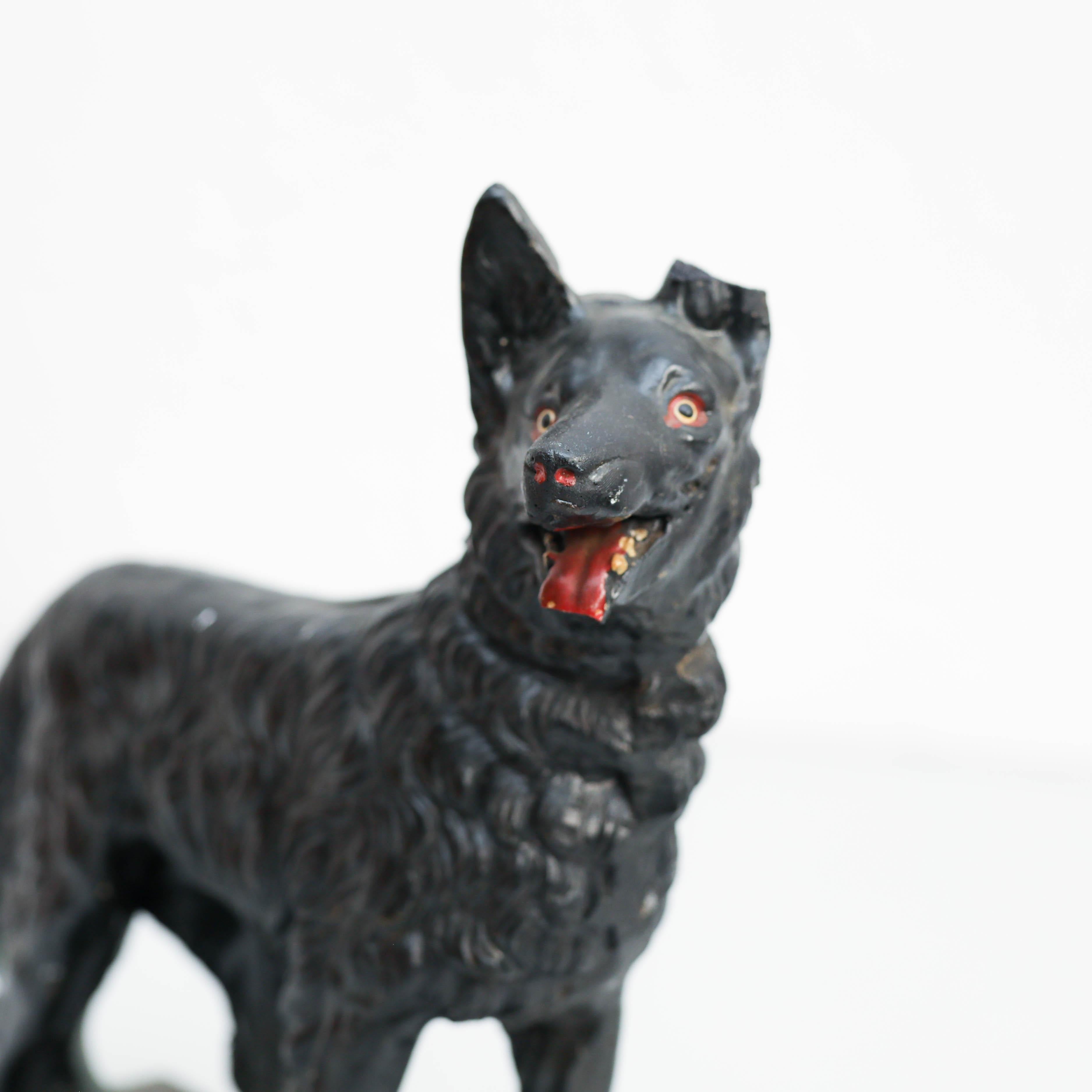 Métal Figurine de chien de berger vintage : Charmant et rustique, circa 1980 en vente