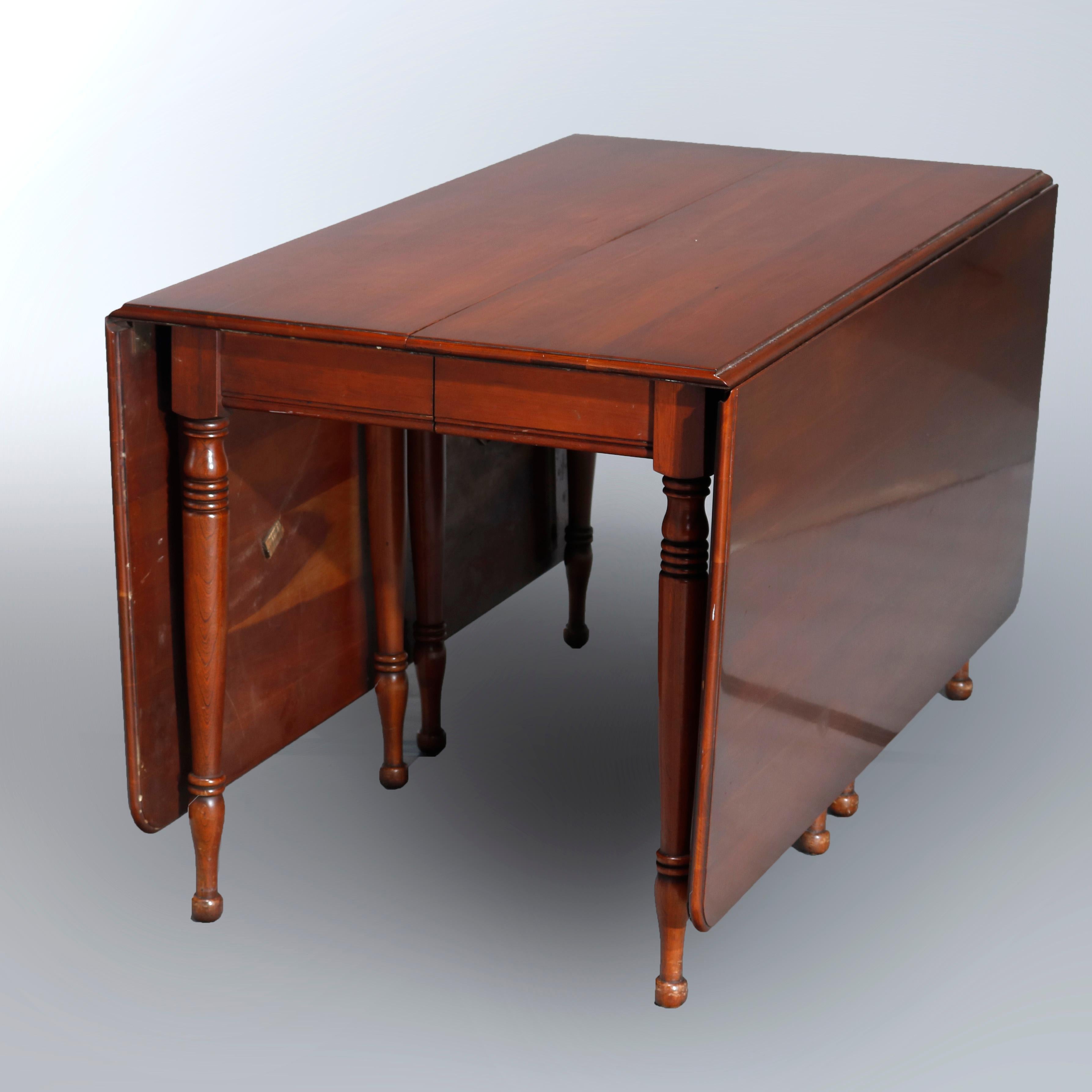 Vintage Sheraton Pennsylvania House Cherry Drop-Leaf Extension Dining Table In Good Condition In Big Flats, NY