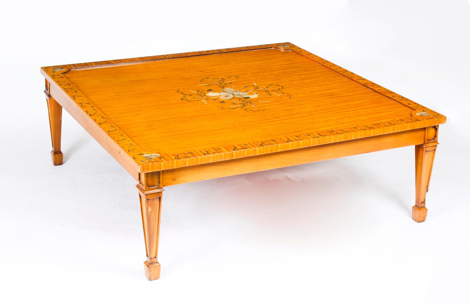 Table basse vintage en bois de satin peint de style néo-historique Sheraton, XXe siècle en vente 5