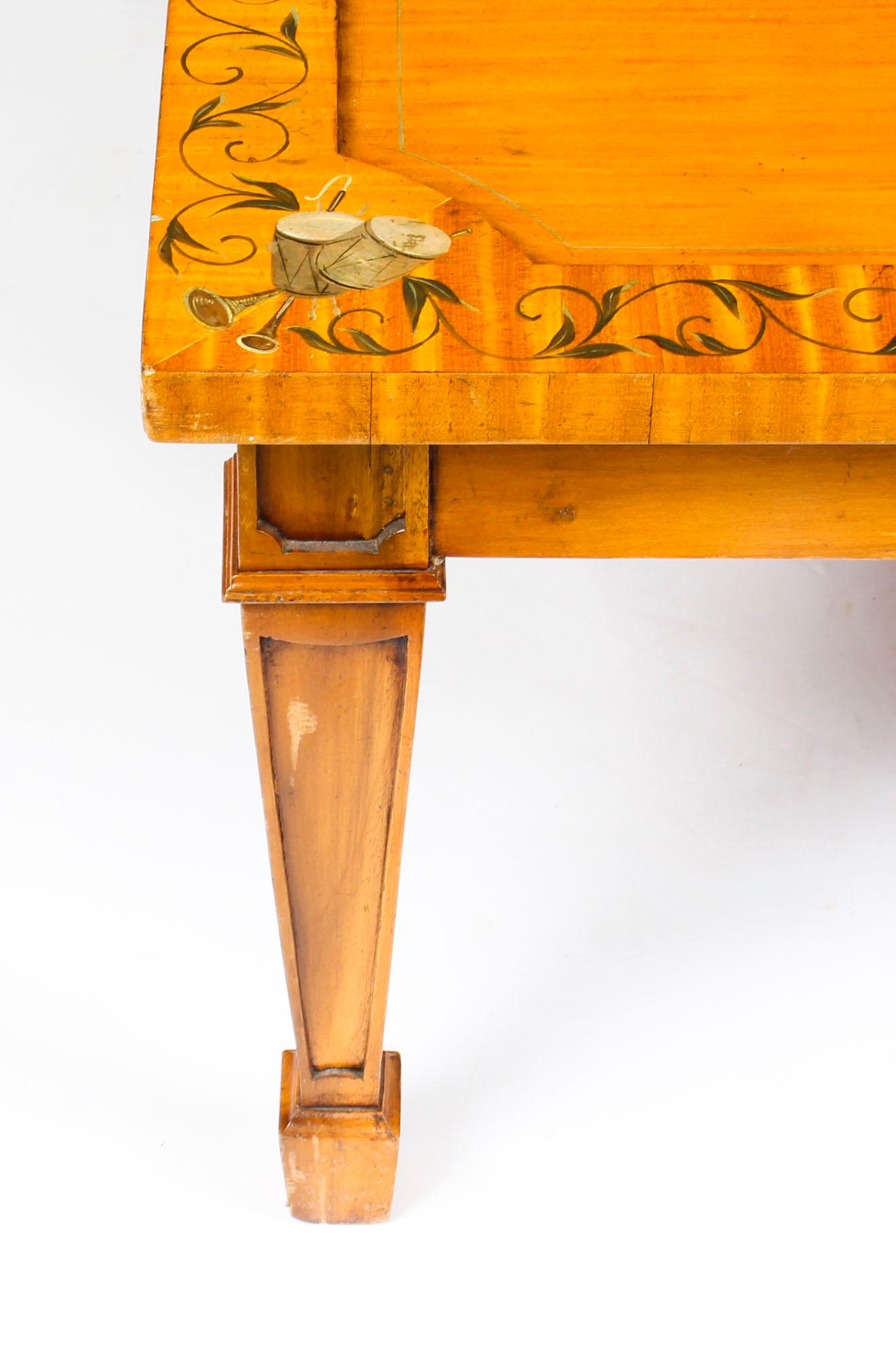 Table basse vintage en bois de satin peint de style néo-historique Sheraton, XXe siècle en vente 1