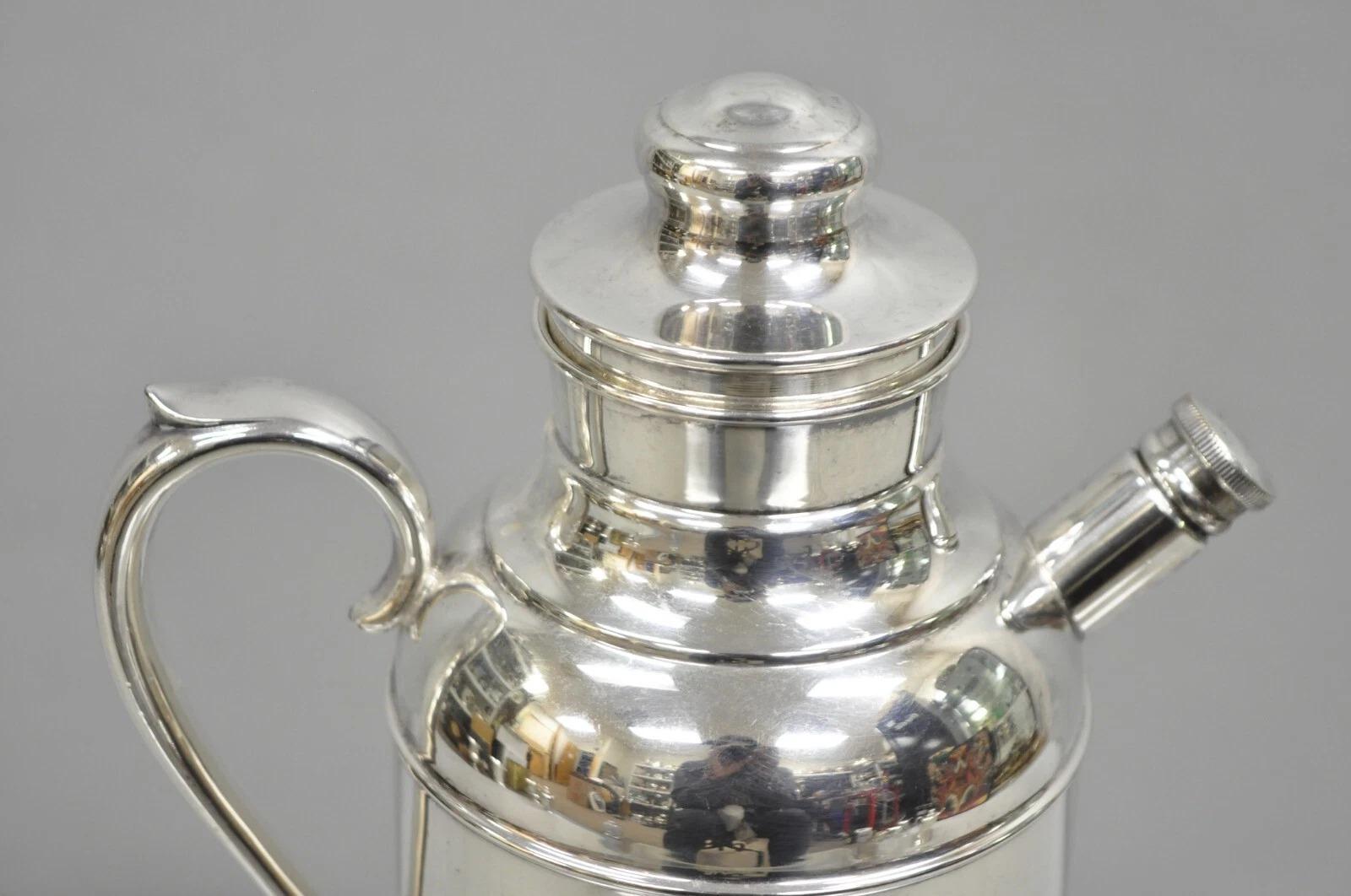 Vintage Sheridan Art Deco Silver Plated Martini Cocktail Shaker Pitcher. Circa Mid 20th Century. Measurements: 11.5