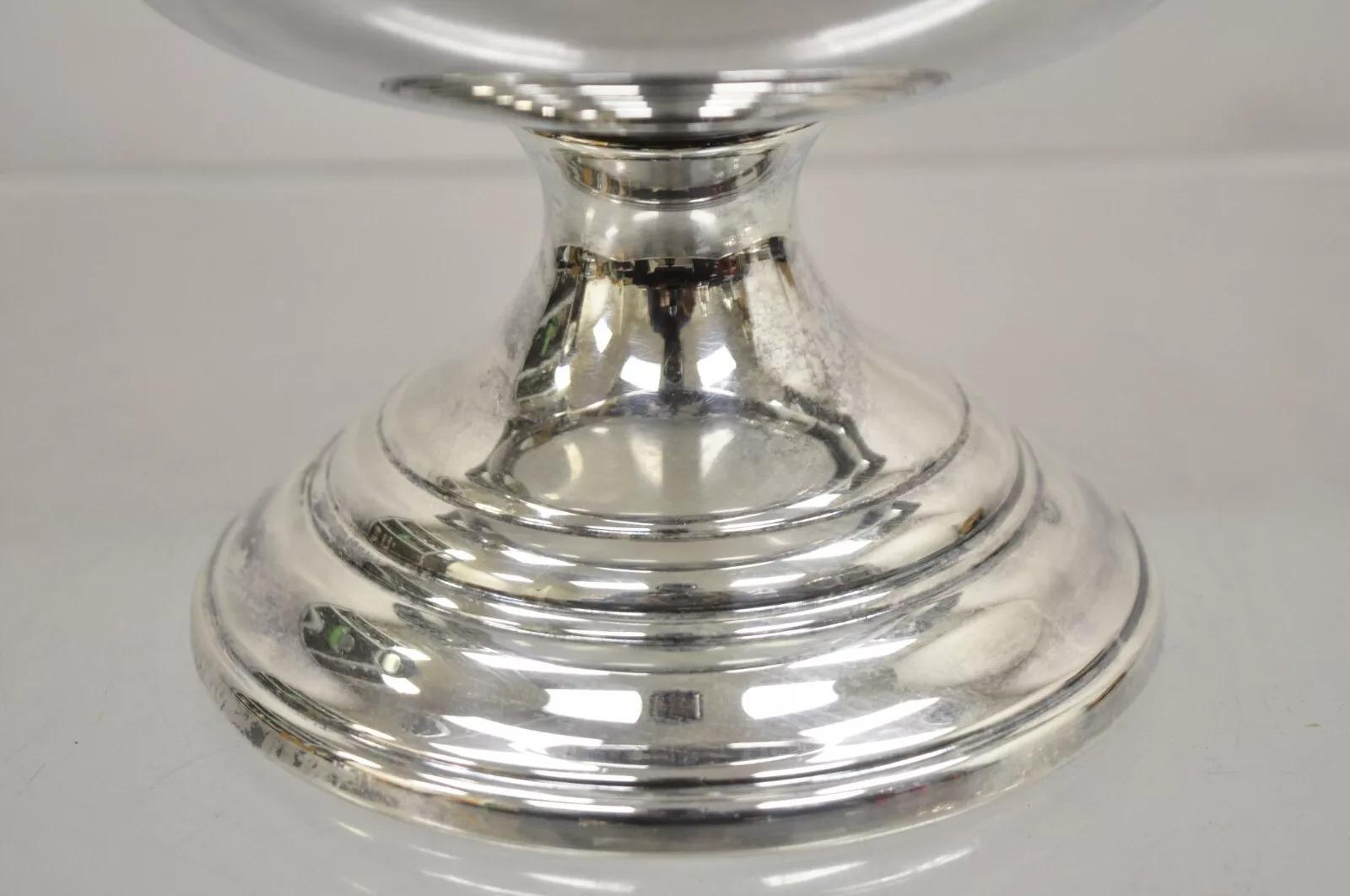Vintage Sheridan Engraved Award Trophy Cup Champagne Chiller Ice Bucket Bon état - En vente à Philadelphia, PA