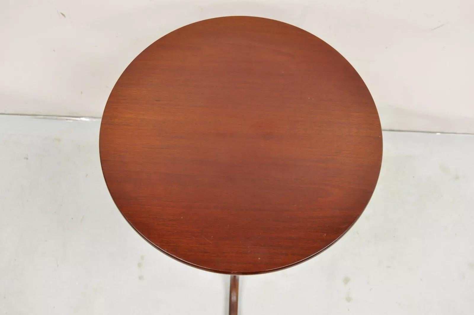 Fédéral Table à thé d'appoint Sheridan de style fédéral en bois d'acajou avec plateau basculant en vente