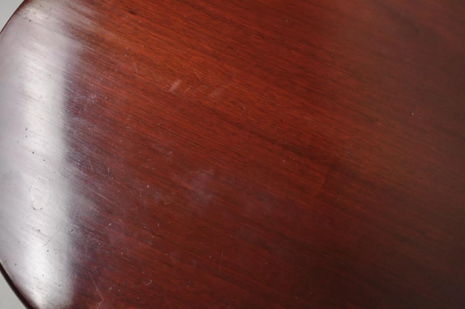 Acajou Table à thé d'appoint Sheridan de style fédéral en bois d'acajou avec plateau basculant en vente