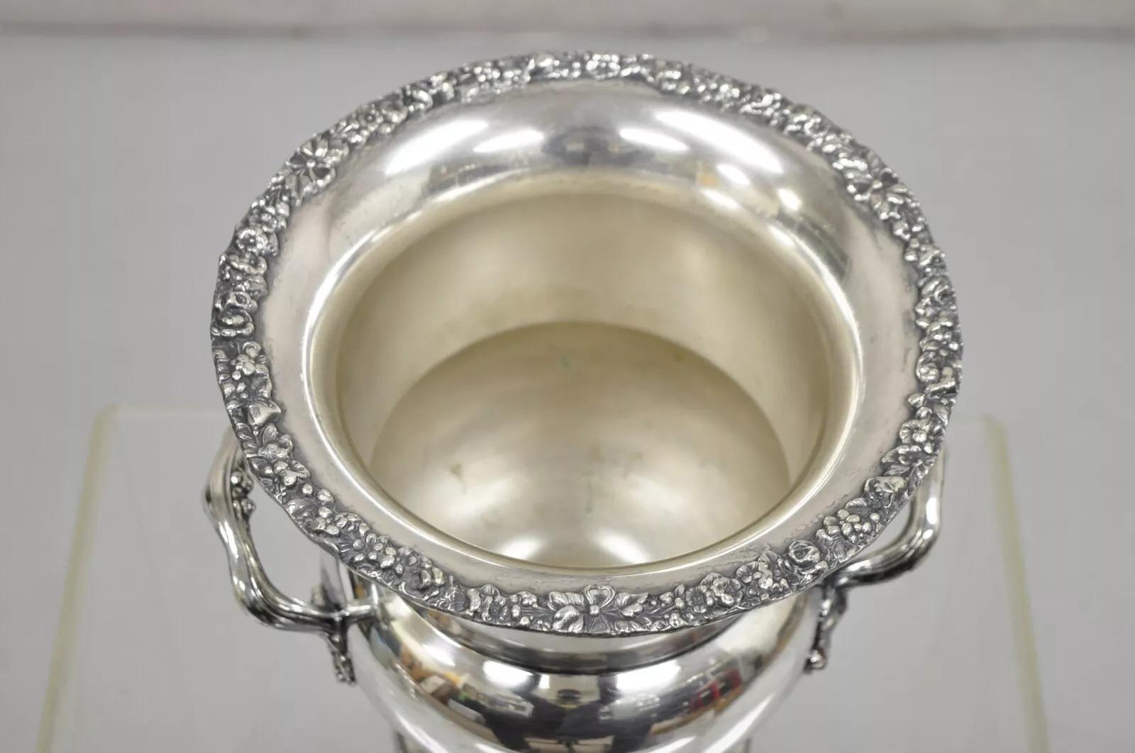 Vittoriano Vintage Sheridan Silver Plated Trophy Cup Champagne Chiller Ice Bucket in vendita