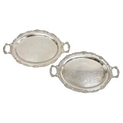Paire de plateaux ovales Sheridan Victorian Floral Repousse Silver Plated