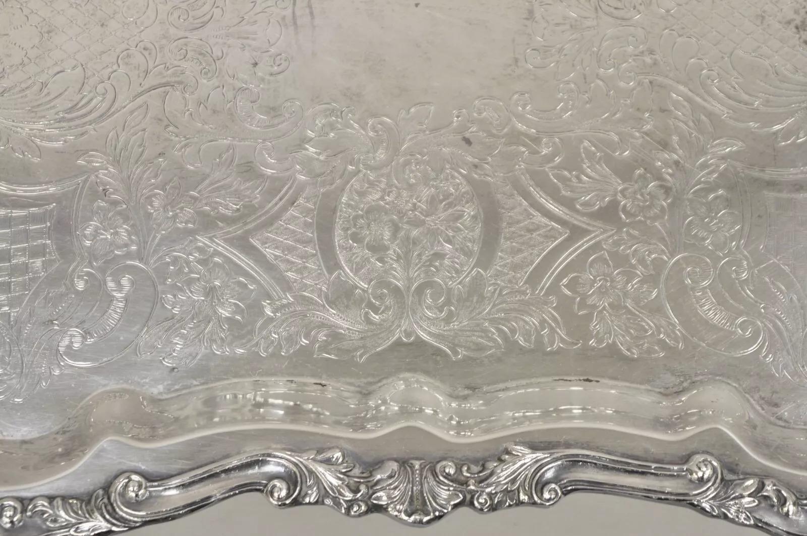 Bandeja de servir victoriana festoneada con baño de plata Vintage Sheridan Chapado en plata en venta