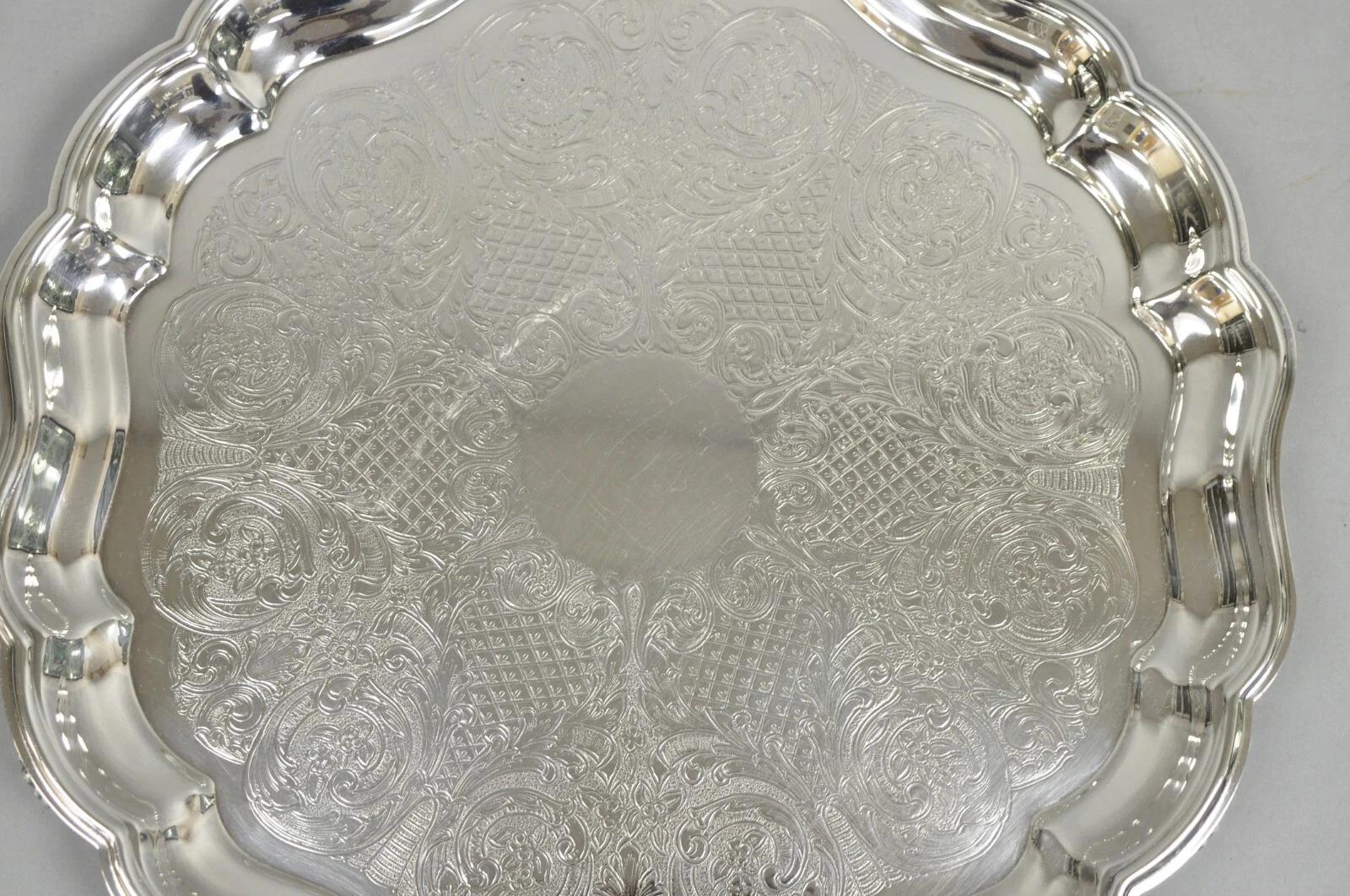 Vintage Sheridan Victorian Silver Plated Footed Round Serving Platter Bar Tray In Good Condition For Sale In Philadelphia, PA