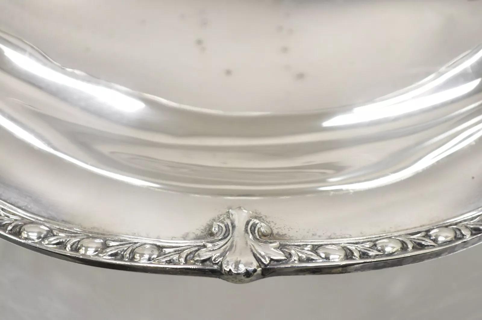 Vintage Sheridan Victorian Style Silver Plated Footed Scalloped Oval Fruit Bowl For Sale 2