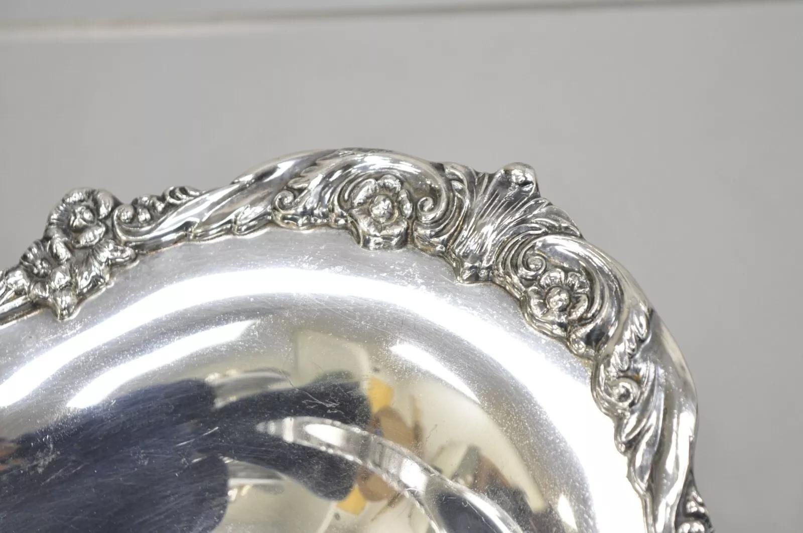 Vintage Sheridan Victorian Style Silver Plated Footed Scalloped Oval Fruit Bowl For Sale 4