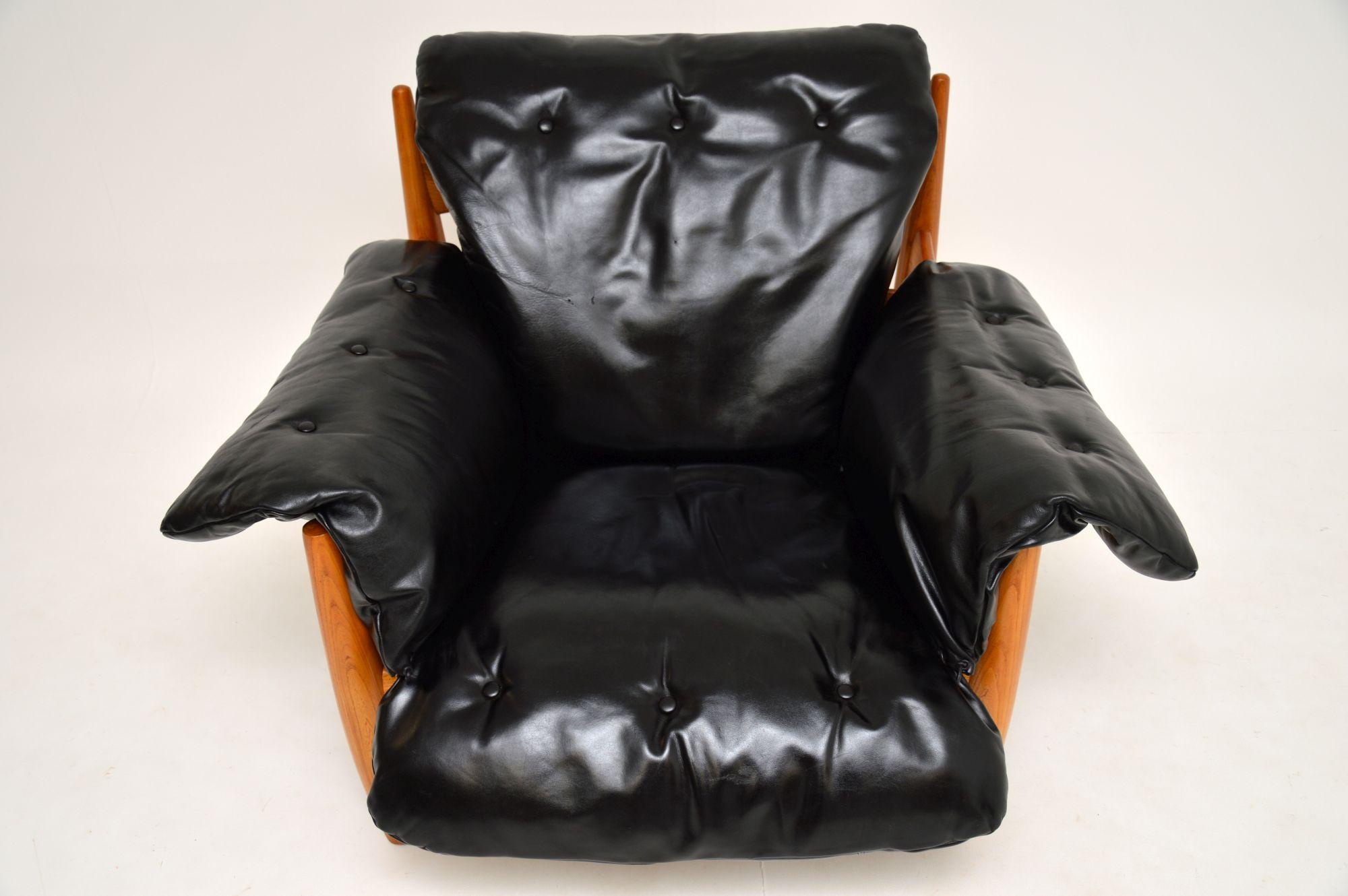 Vintage “Sheriff” Leather Armchair by Sergio Rodrigues for ISA In Good Condition In London, GB