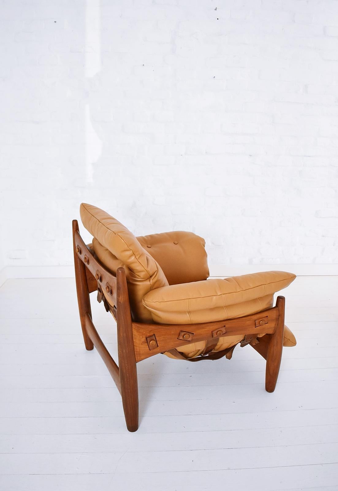 Leather Vintage Sheriff / Mole Armchair by Sergio Rodrigues for ISA Bergamo