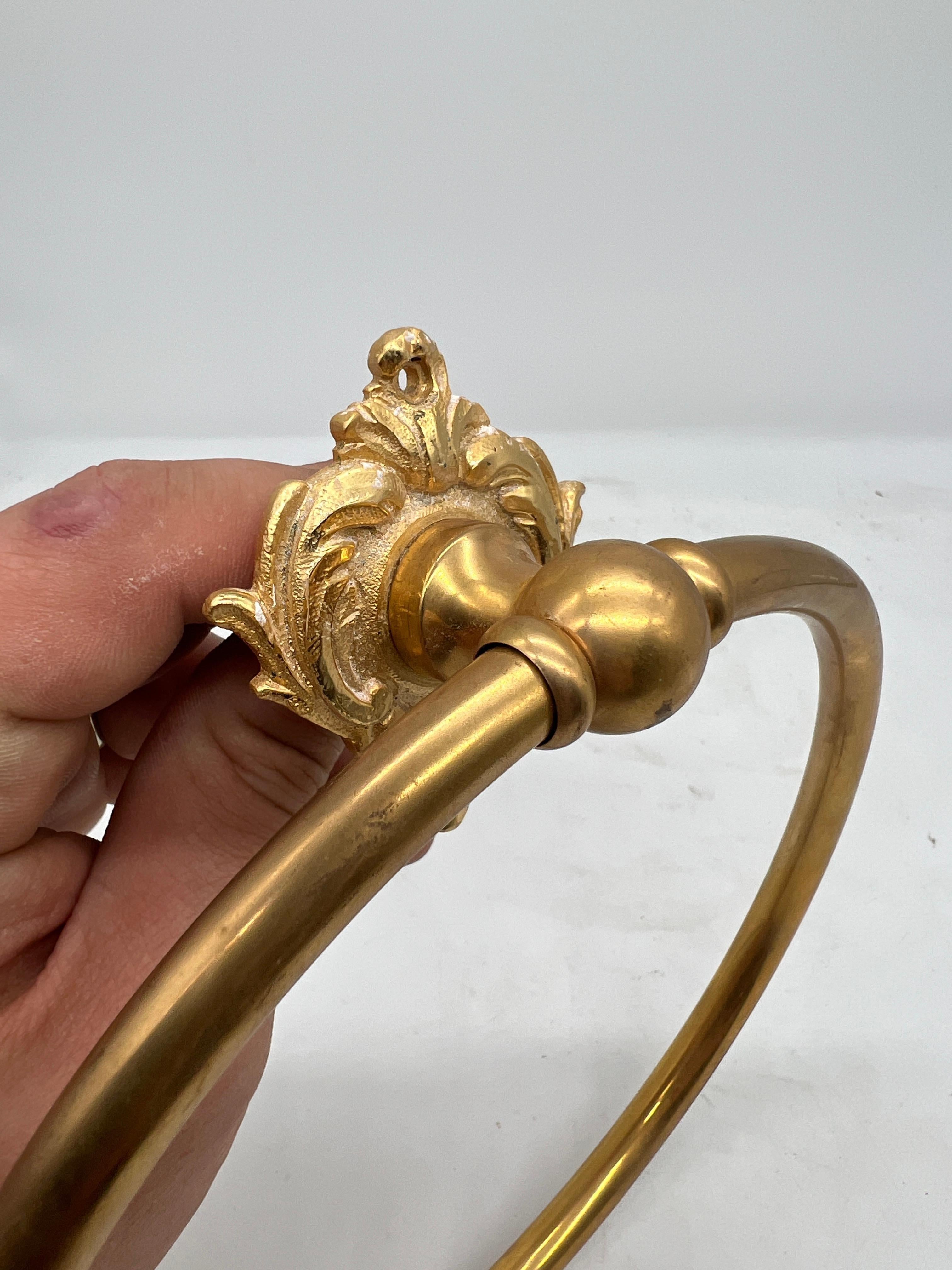 Néoclassique Vintage Sherle Wagner Gold Plated Towel Ring W/ Acanthus Wall Plate en vente