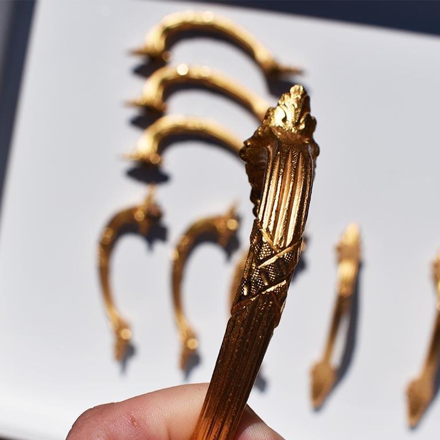 Sherle Wagner Gold Ribbon And Reed Bar Cabinet Or Drawer Pulls Set Of 5 1970s At 1stdibs