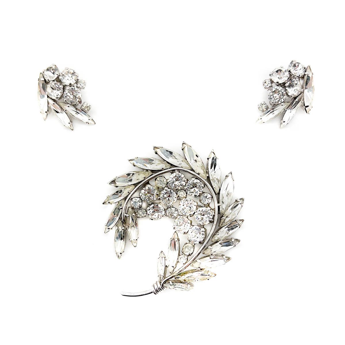 Vintage Sherman Floral Navette Brooch & Earrings 1950s In Good Condition For Sale In Wilmslow, GB