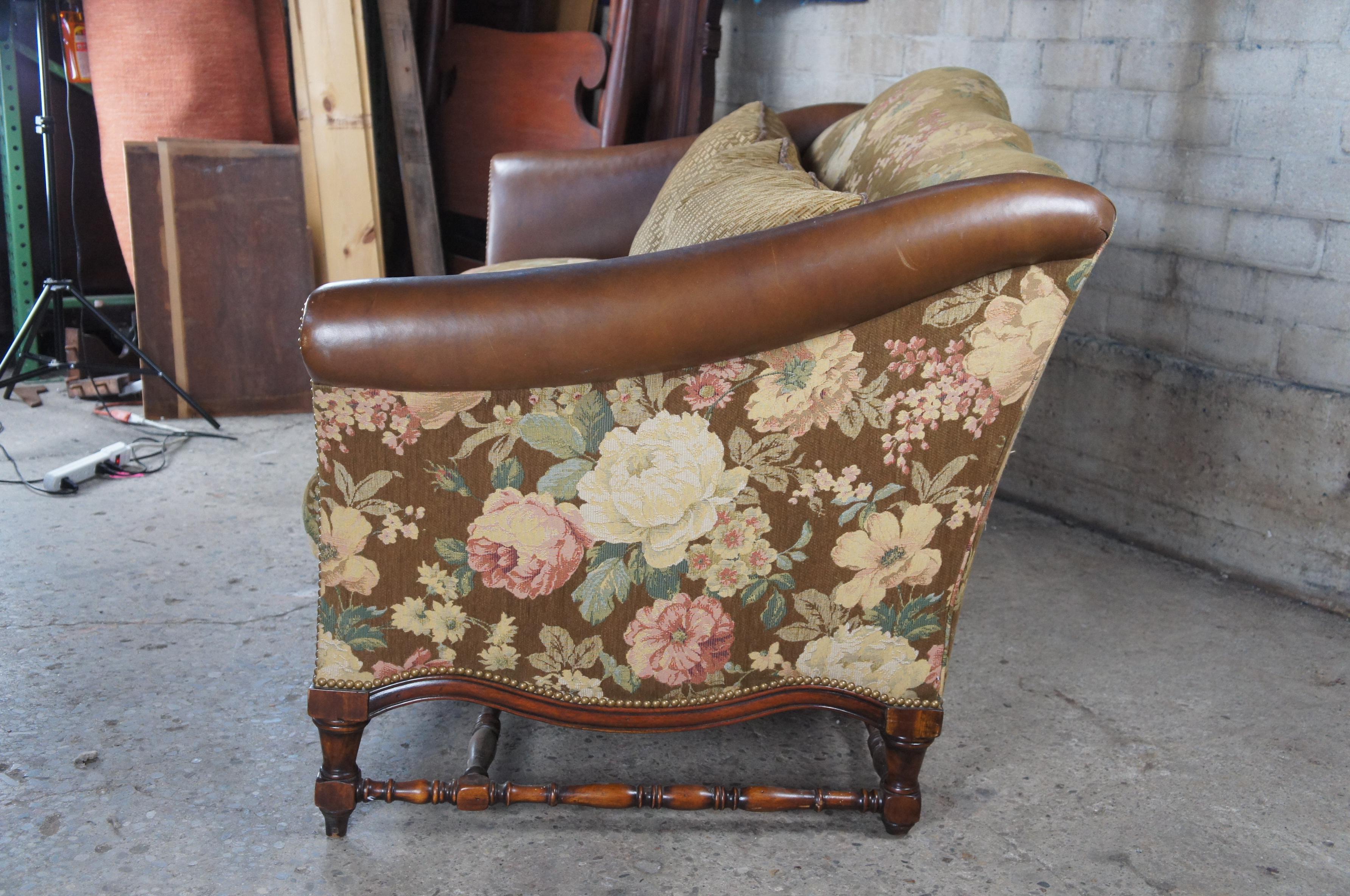 Vintage Sherrill Chippendale Style Mahagoni & Leder Floral Upholstering Sofa im Angebot 5
