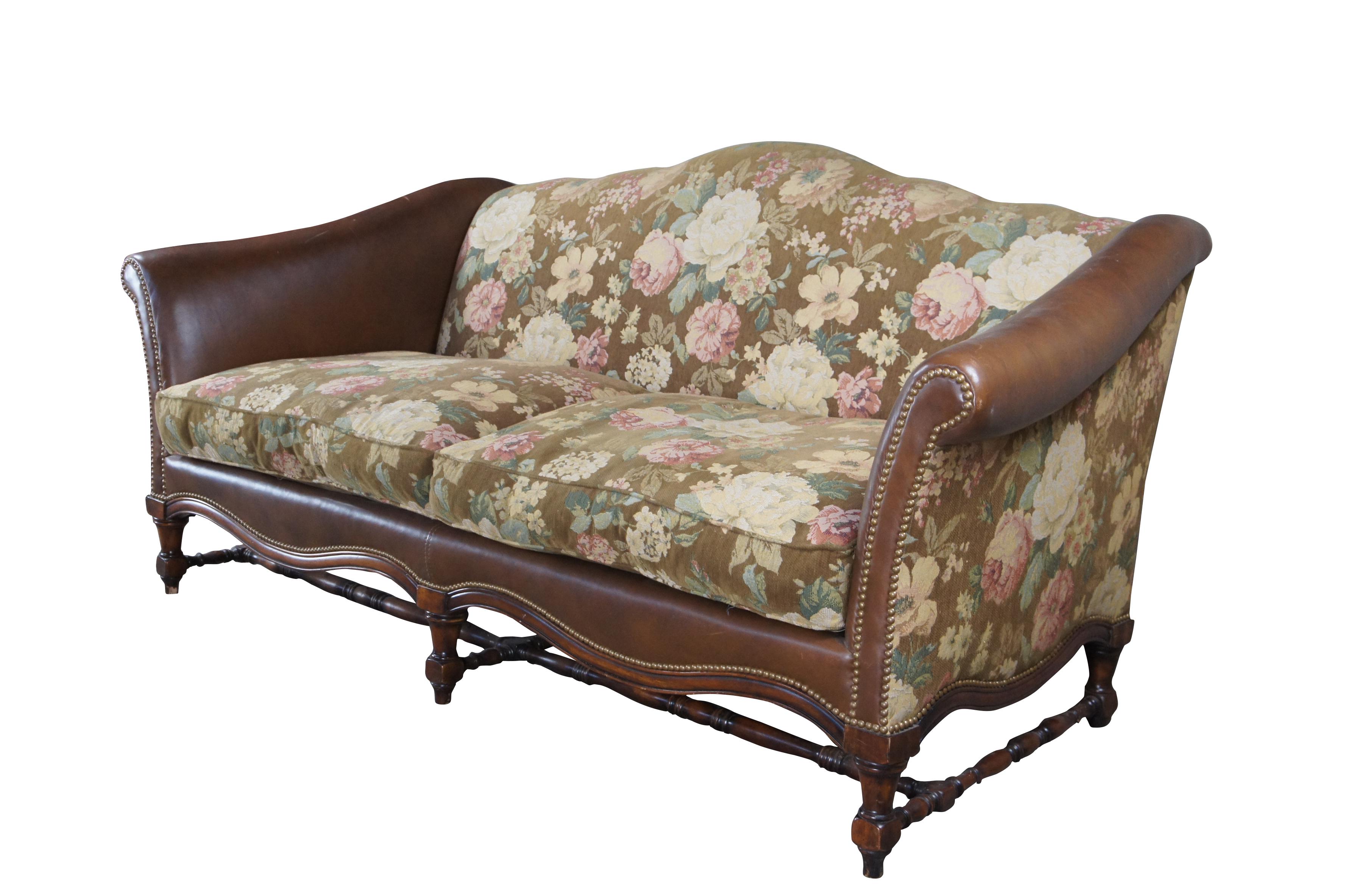 Vintage Sherrill Chippendale Style Mahagoni & Leder Floral Upholstering Sofa (amerikanisch) im Angebot