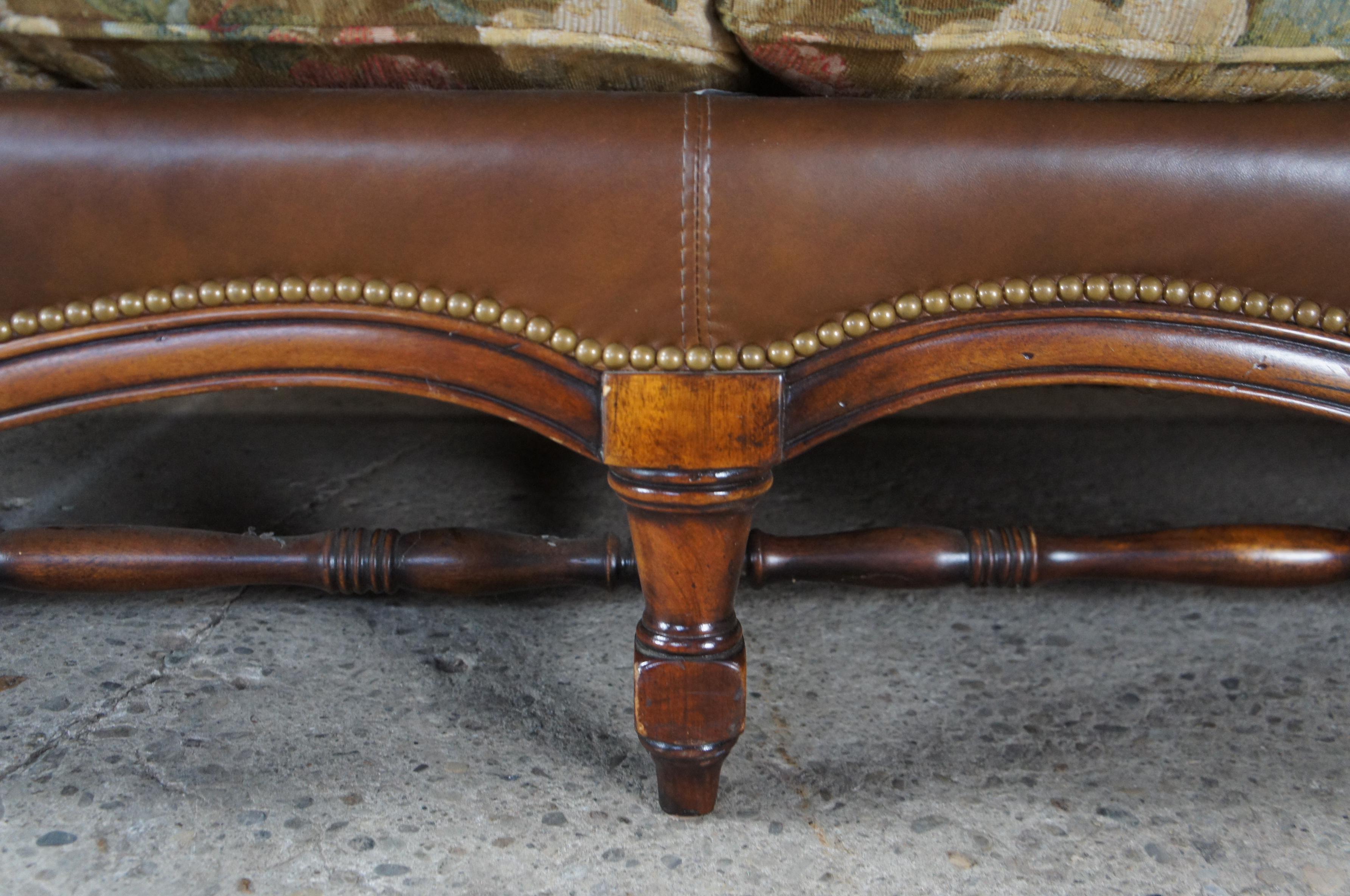 Vintage Sherrill Chippendale Style Mahagoni & Leder Floral Upholstering Sofa im Angebot 1