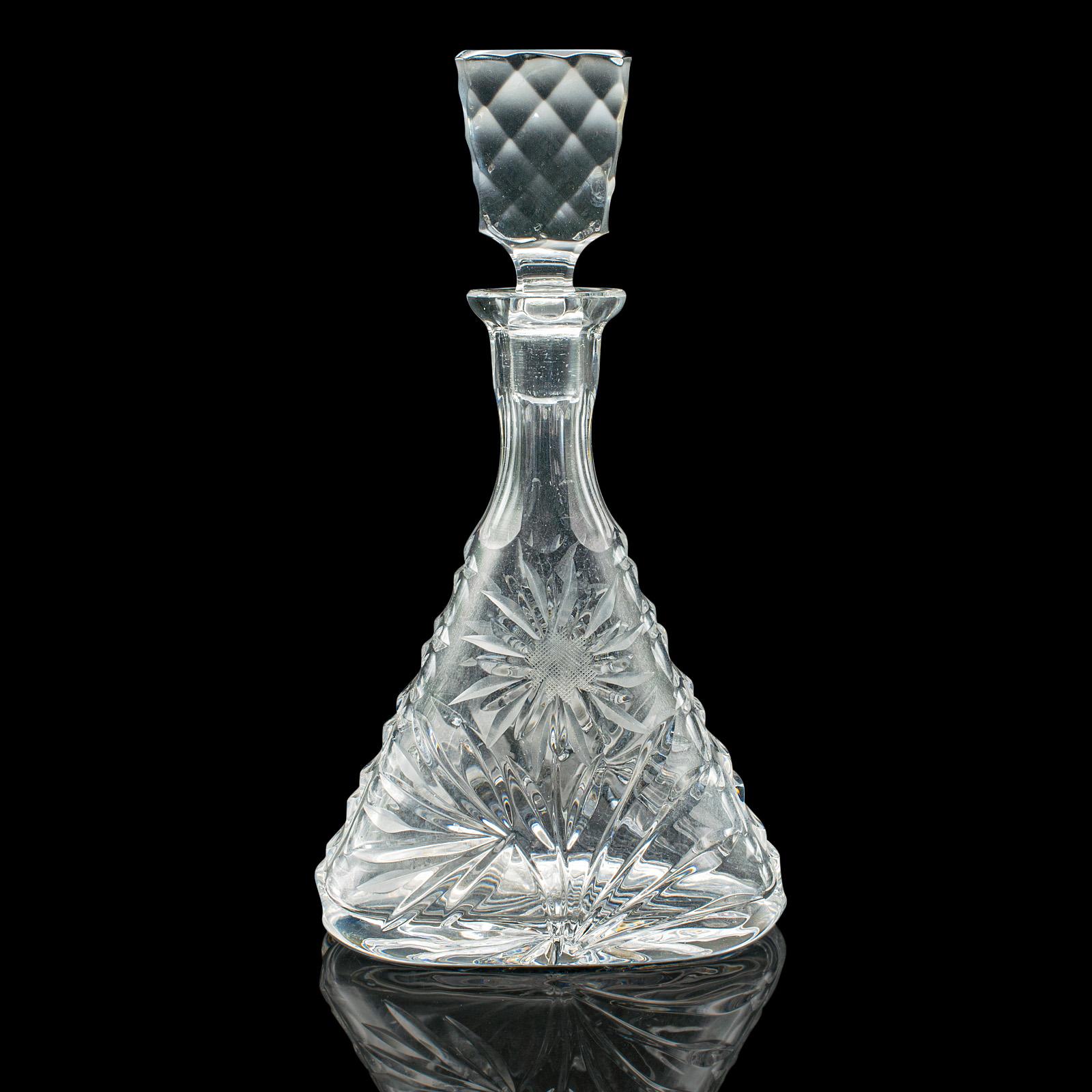 Decantador de Jerez Vintage, Inglés, Cristal Tallado, Recipiente para Aguardiente, Vino, C.1970 Británico en venta