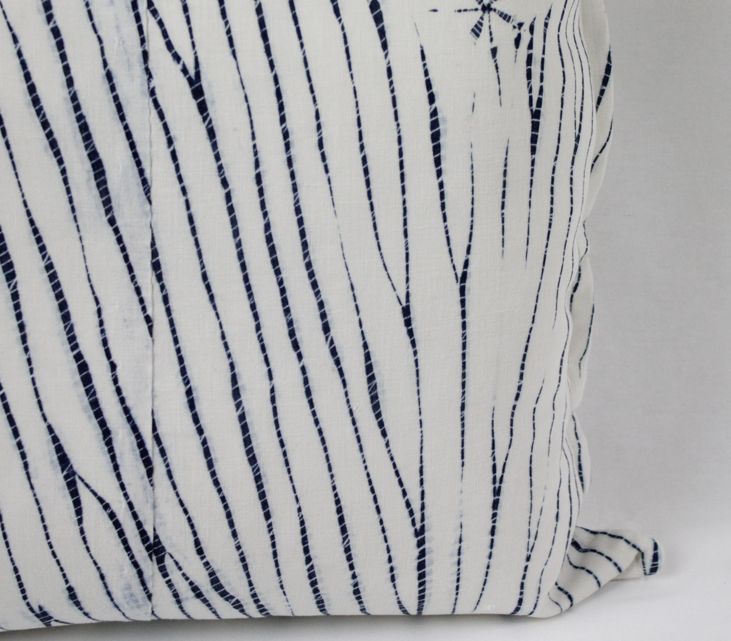 Cotton Vintage Shibori Dyed Textile Pillow with White Linen For Sale