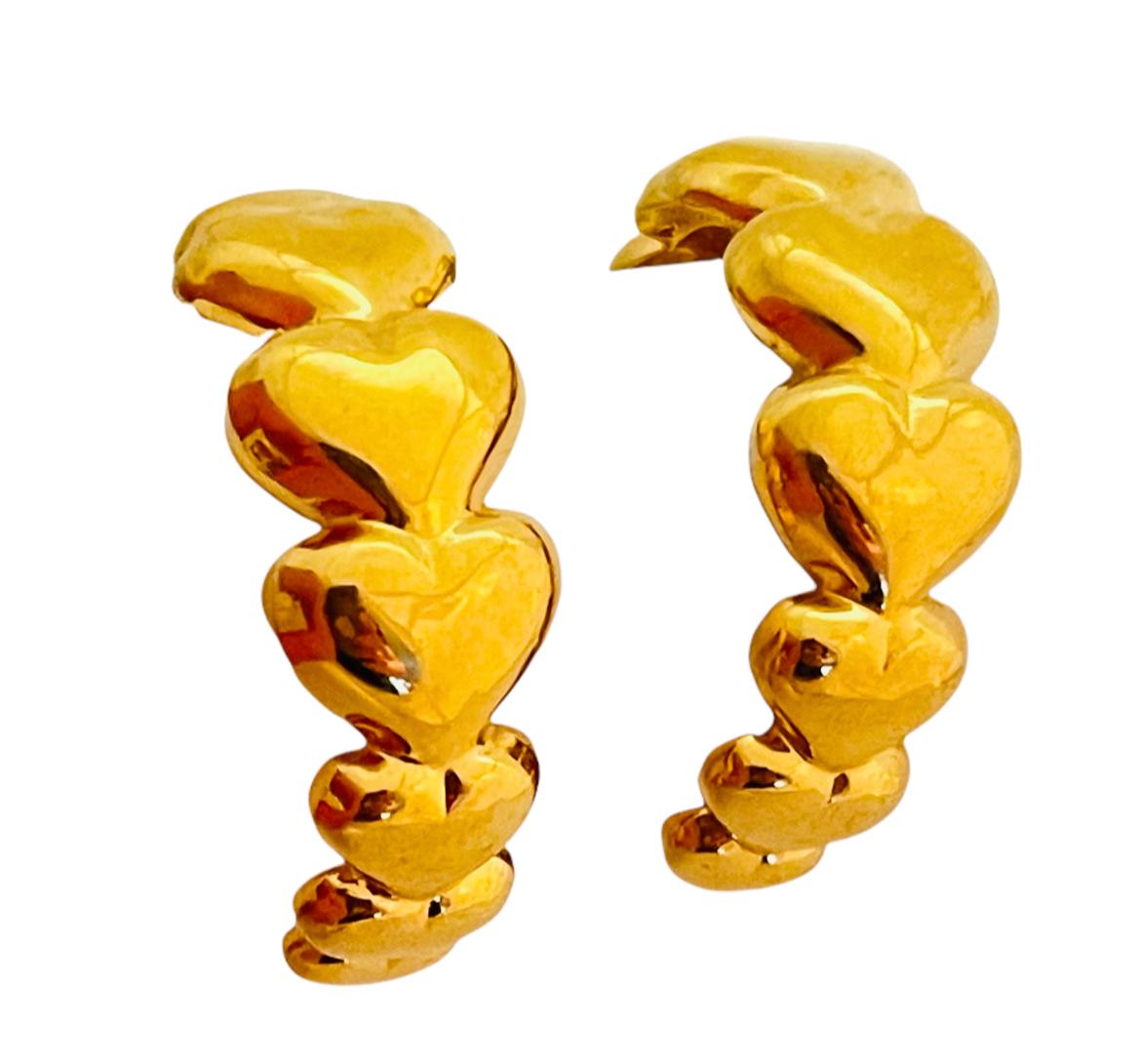 Women's Vintage shiny gold heart hoop earrings For Sale