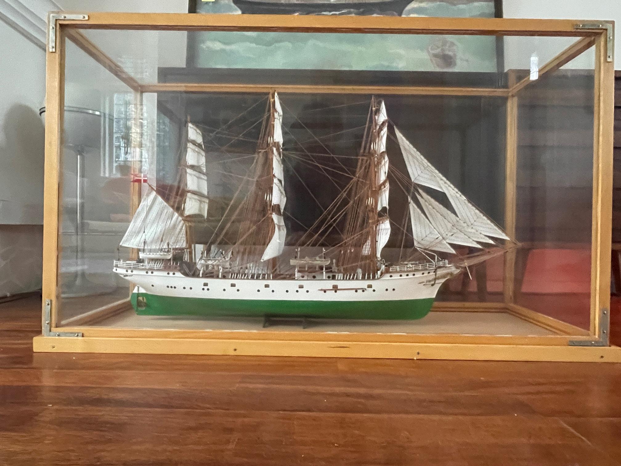 What. A. Stunner! This item is a must ghave for every collector of nautical items. Or for everyone who loves to have an eyecatcher in the livingroom, office, shop, bar, restaurant or boathouse.

The Naval Training Ship DANMARK is a steel-hulled,