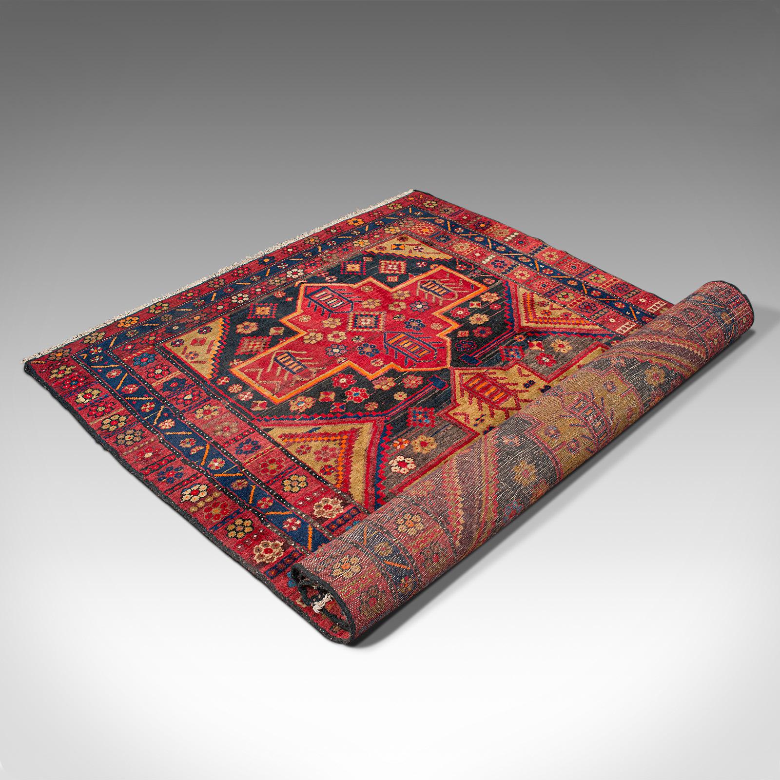 Vintage Shiraz Decorative Rug, Persian, Woven, Hall, Lounge Carpet, Circa 1940 For Sale 7