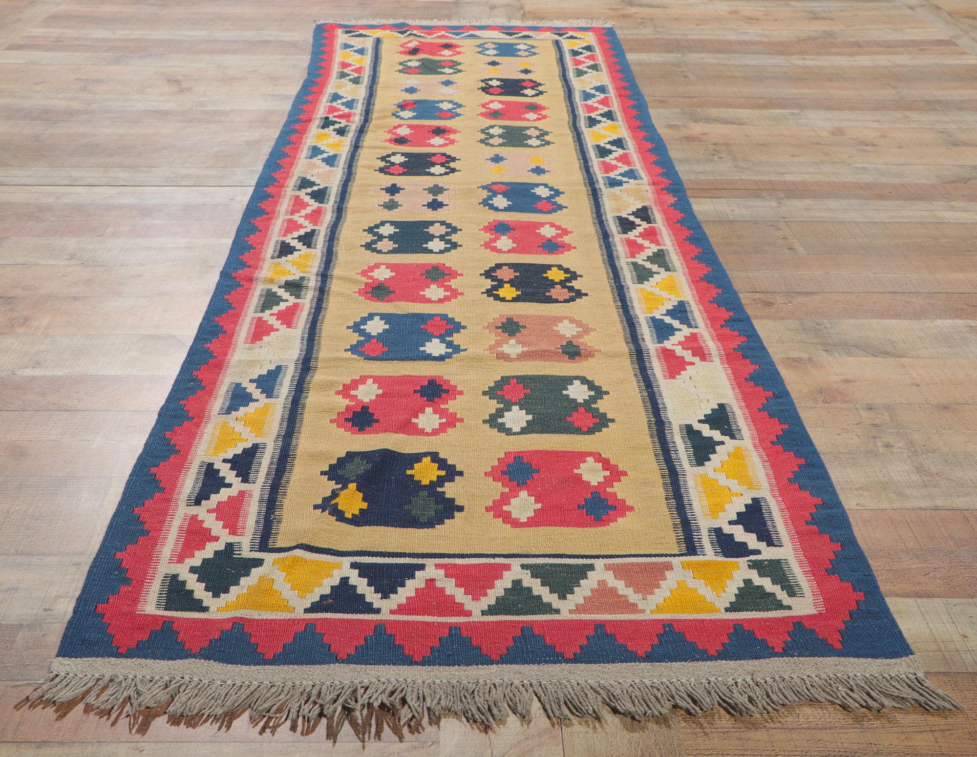Bunt persischer Shiraz-Kelim-Läufer des späten 20. Jahrhunderts, Vintage (Wolle) im Angebot