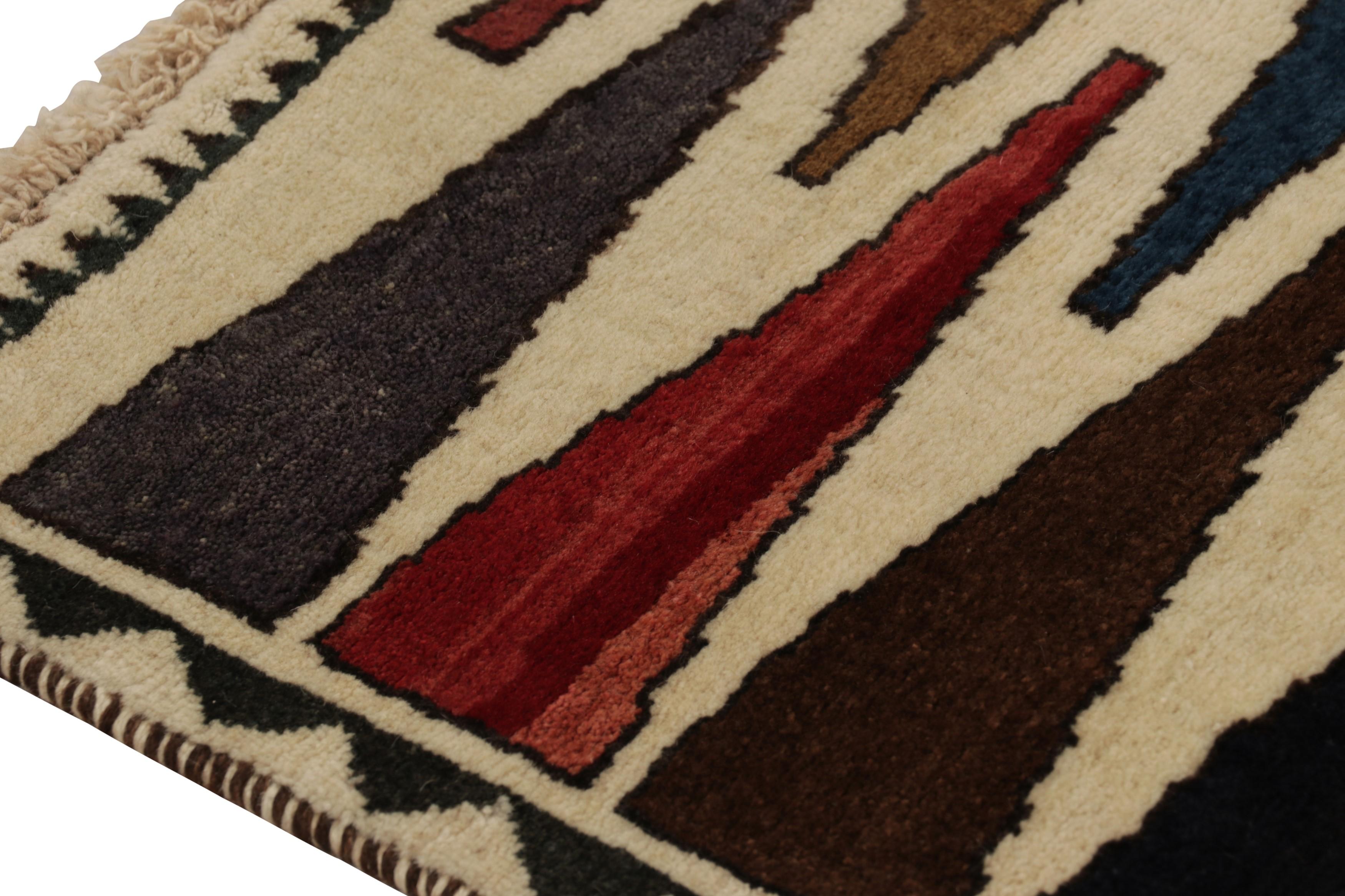 Vintage Shiraz Persisch Kilim Läufer in Beige mit bunten Mustern-Rug & Kilim (Handgewebt) im Angebot