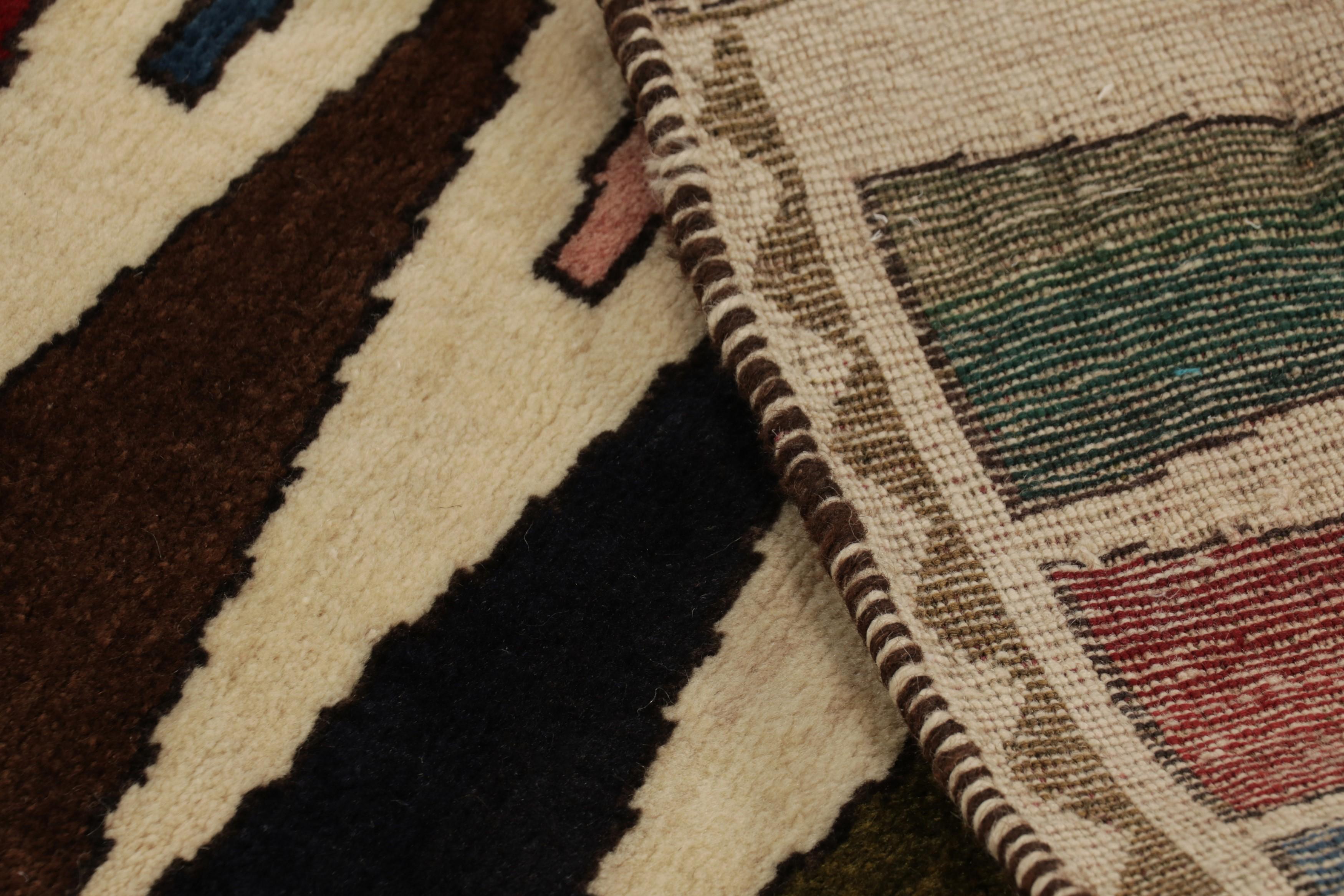 Vintage Shiraz Persisch Kilim Läufer in Beige mit bunten Mustern-Rug & Kilim im Angebot 1